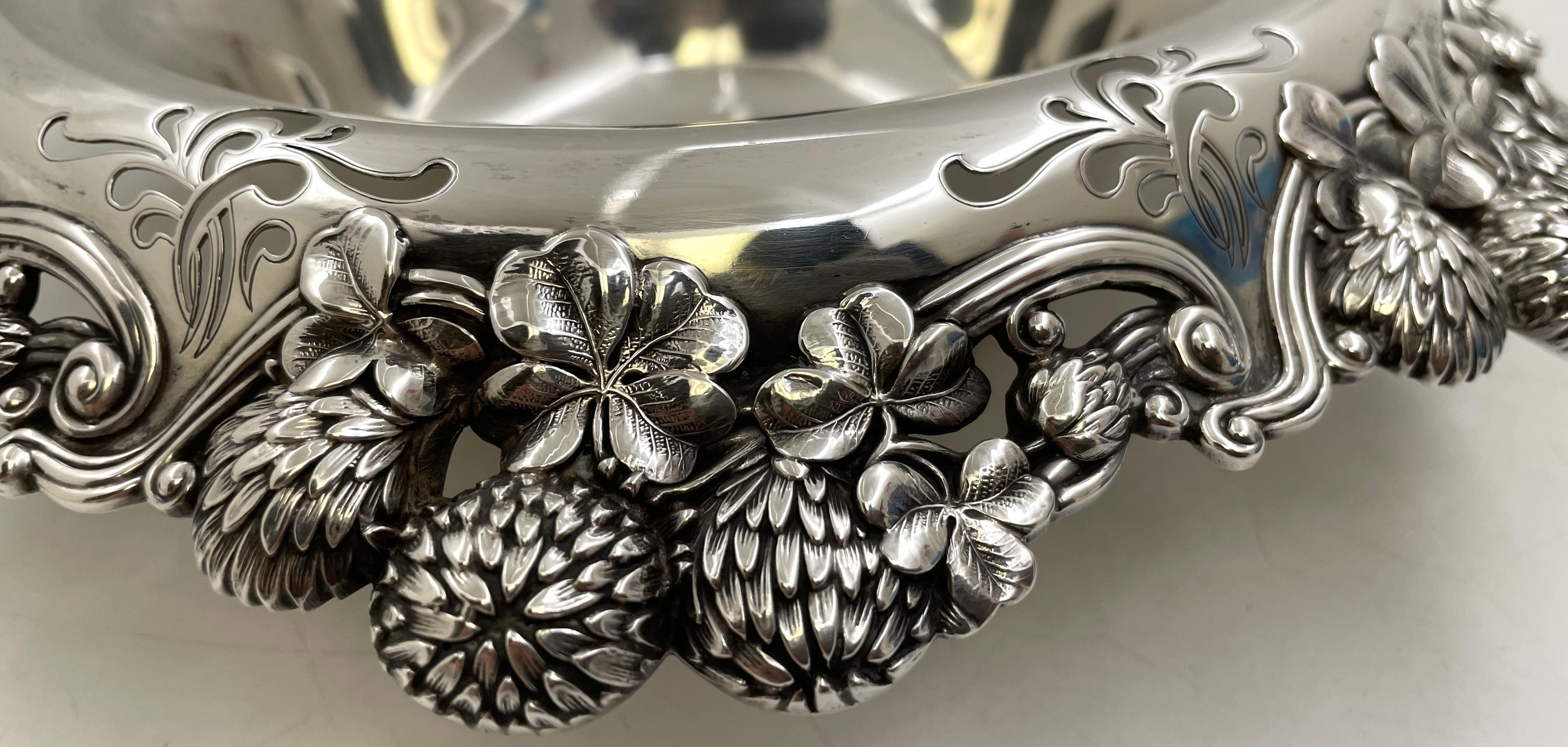 Tiffany & Co. Cuenco Trébol 1903 de plata de ley de estilo Art Nouveau Silver en venta