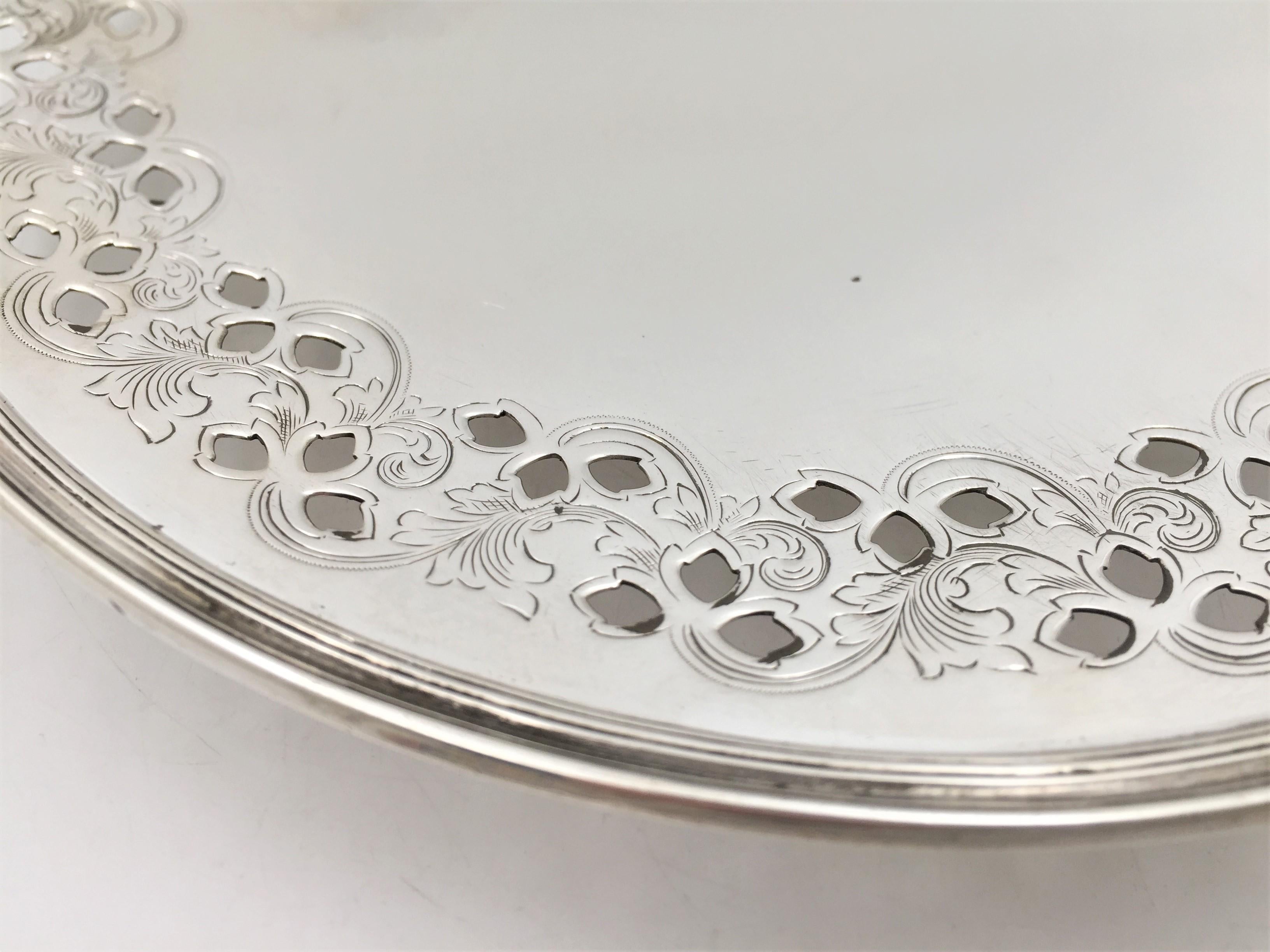 Americano Tiffany & Co. Piatto da portata in argento Sterling 1907 in stile Art Nouveau in vendita
