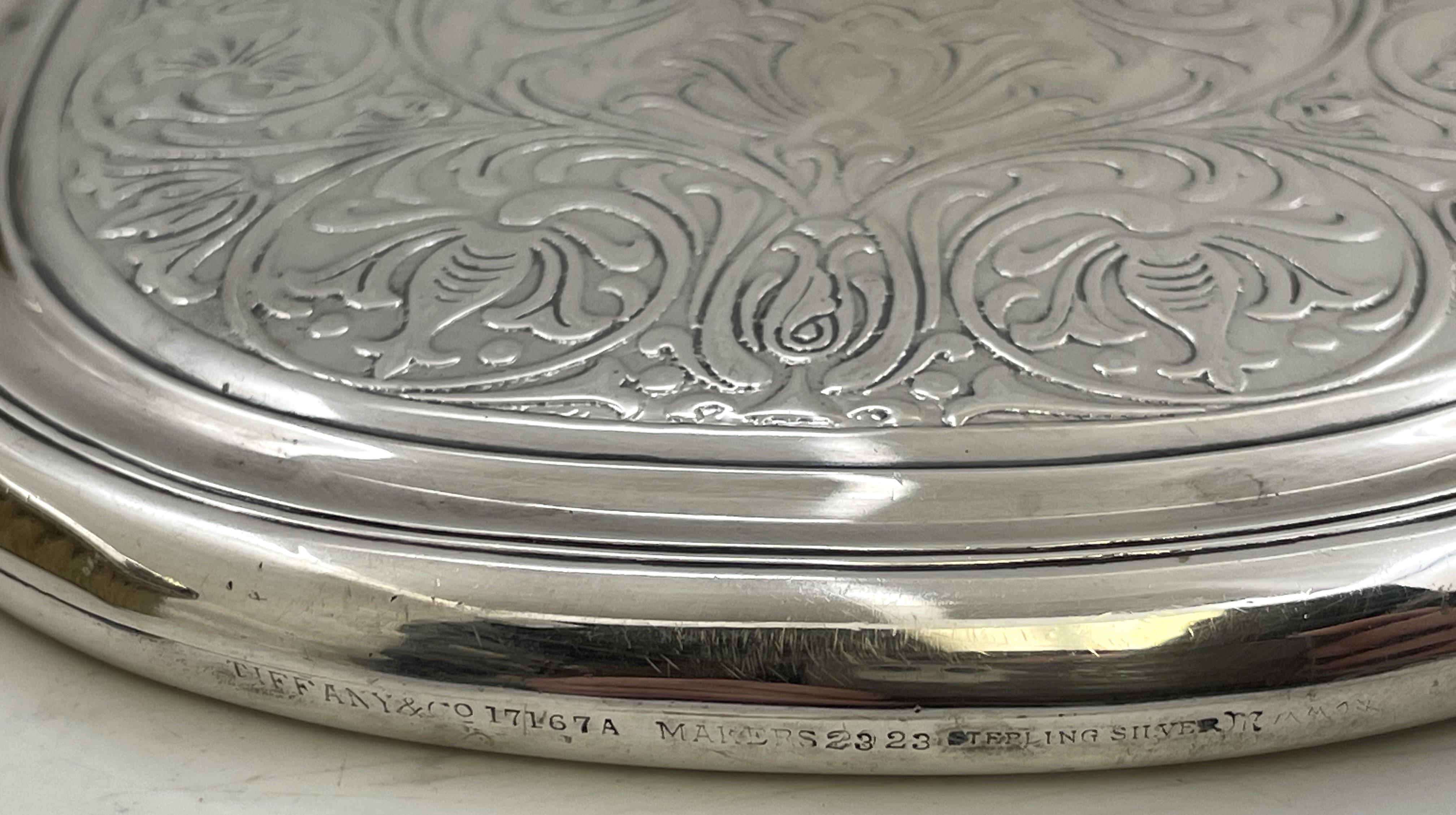 Tiffany & Co. Set da toilette in argento Sterling 1908 con specchio, portacipria e spazzola in vendita 6