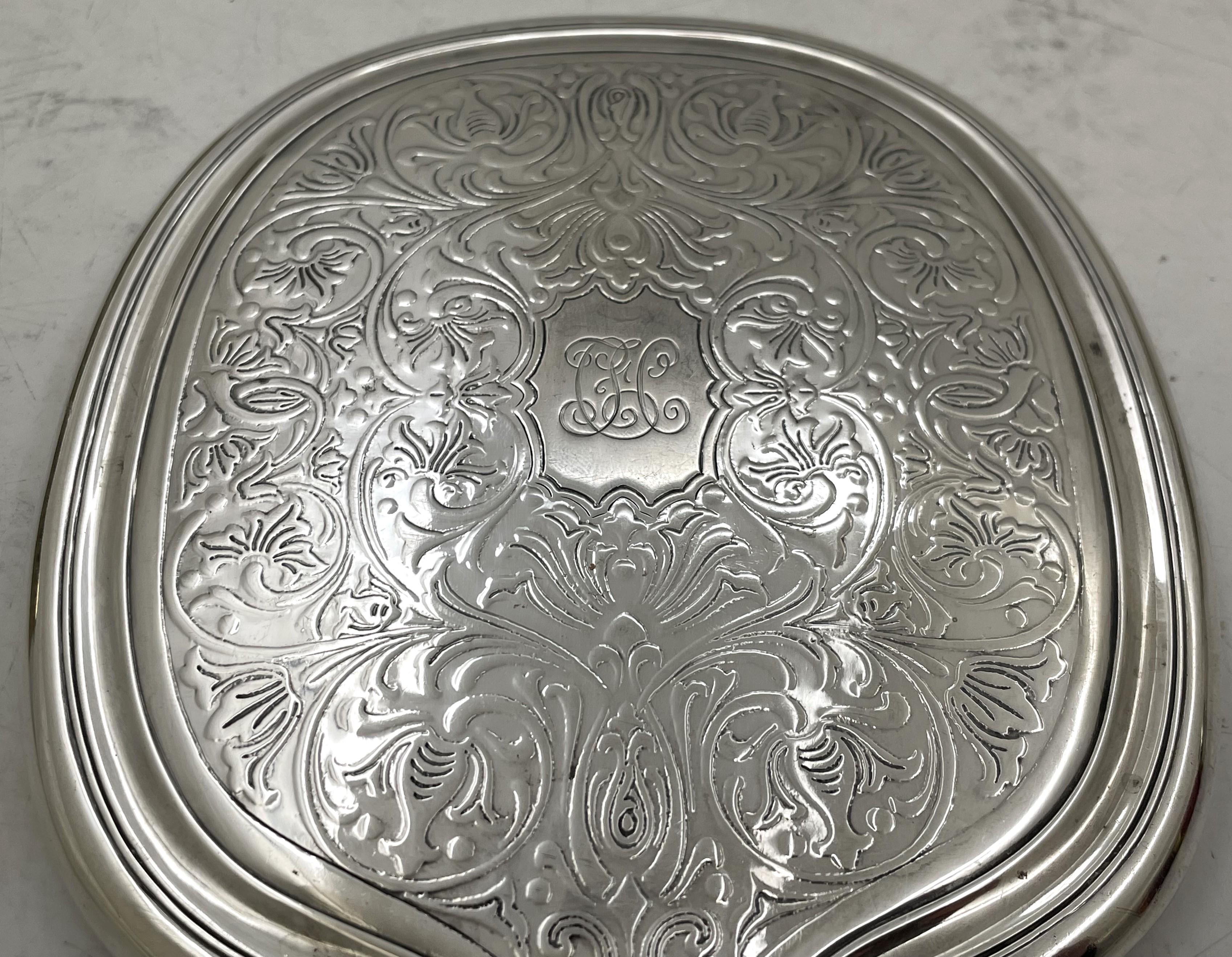 Art Nouveau Tiffany & Co. Set da toilette in argento Sterling 1908 con specchio, portacipria e spazzola in vendita