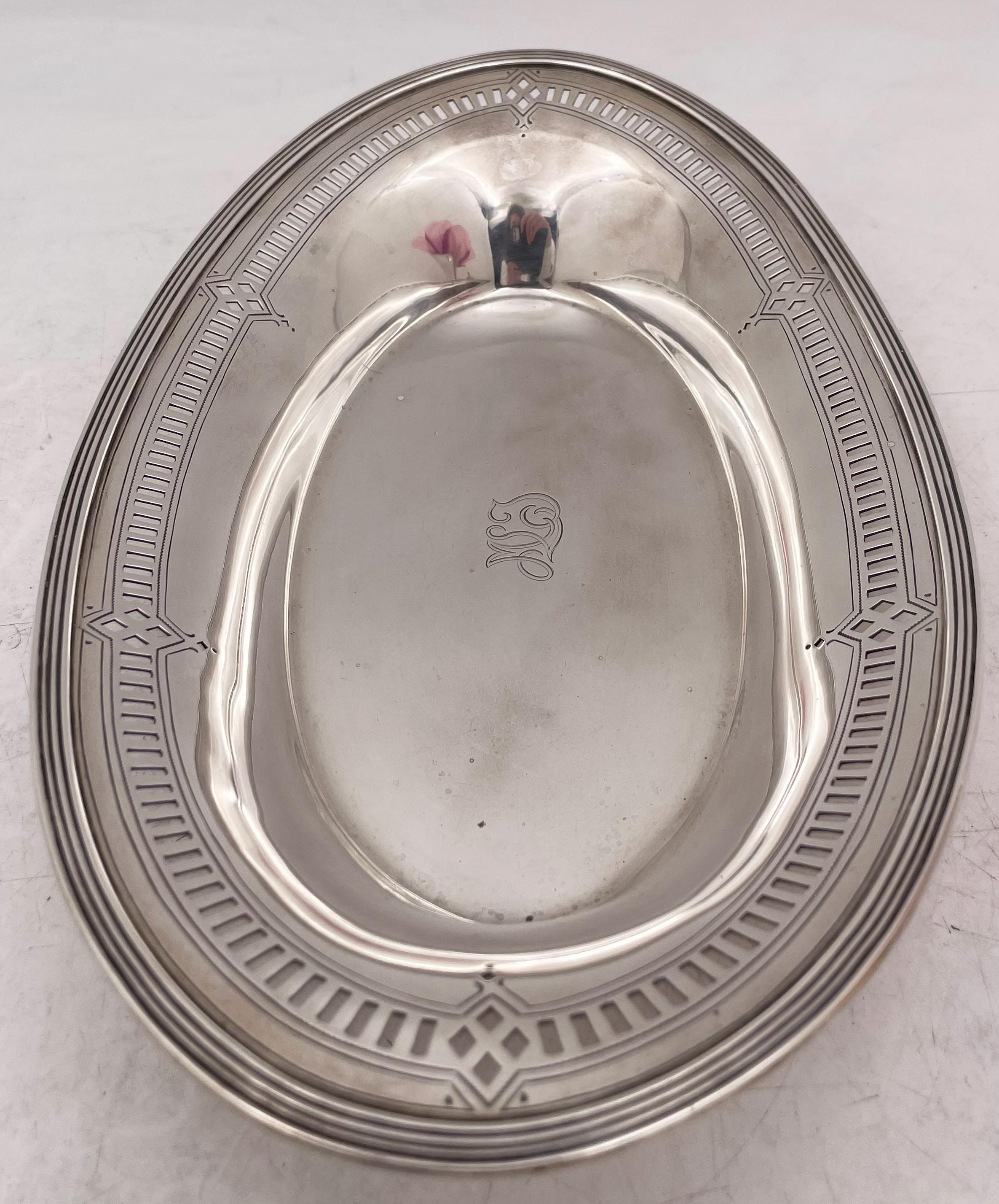 Tiffany & Co. Sterling Silver 1910 Pierced Bread Dish in Art Deco Style In Good Condition For Sale In New York, NY