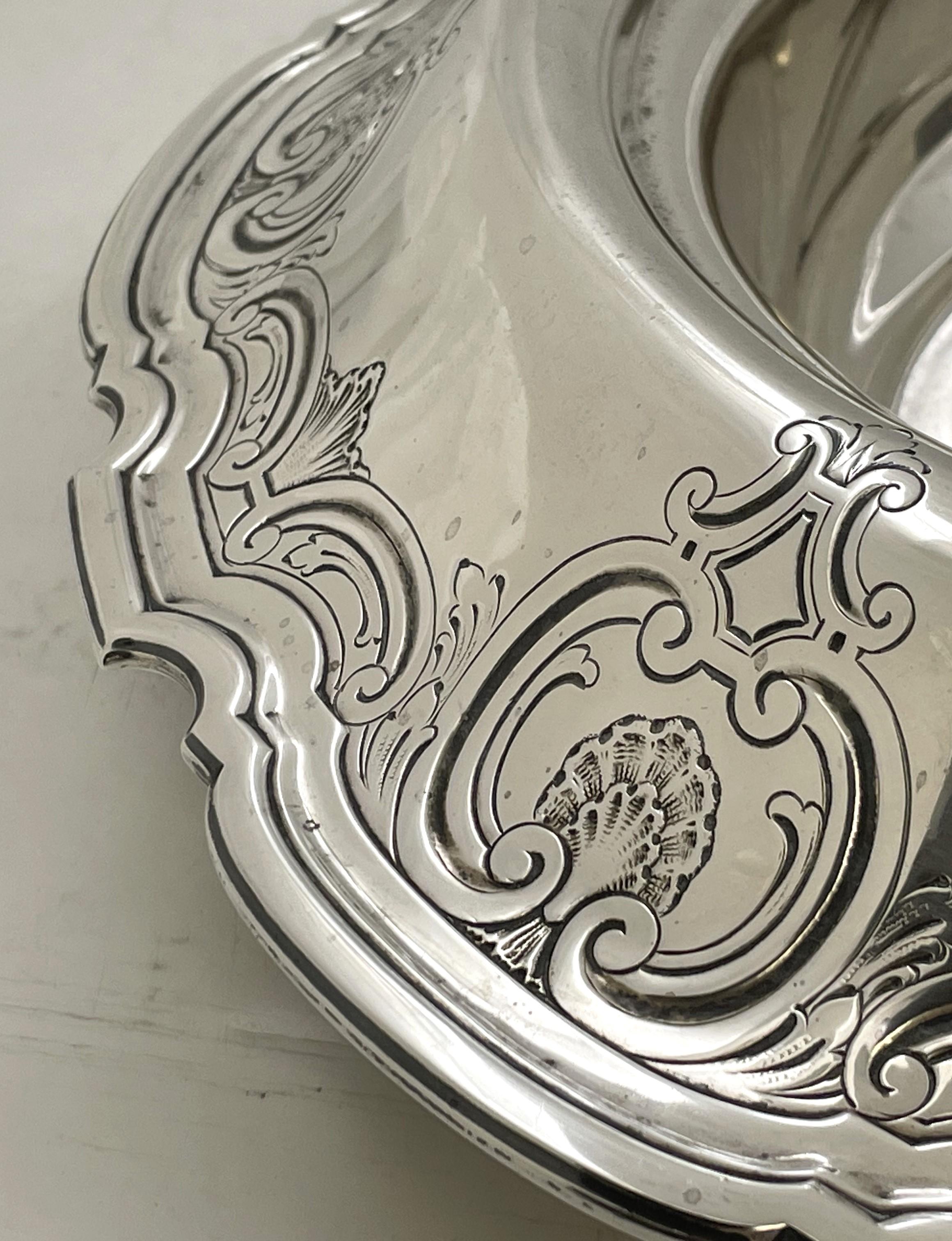 Early 20th Century Tiffany & Co. Sterling Silver 1921 Centerpiece Bowl in Kings Pattern For Sale