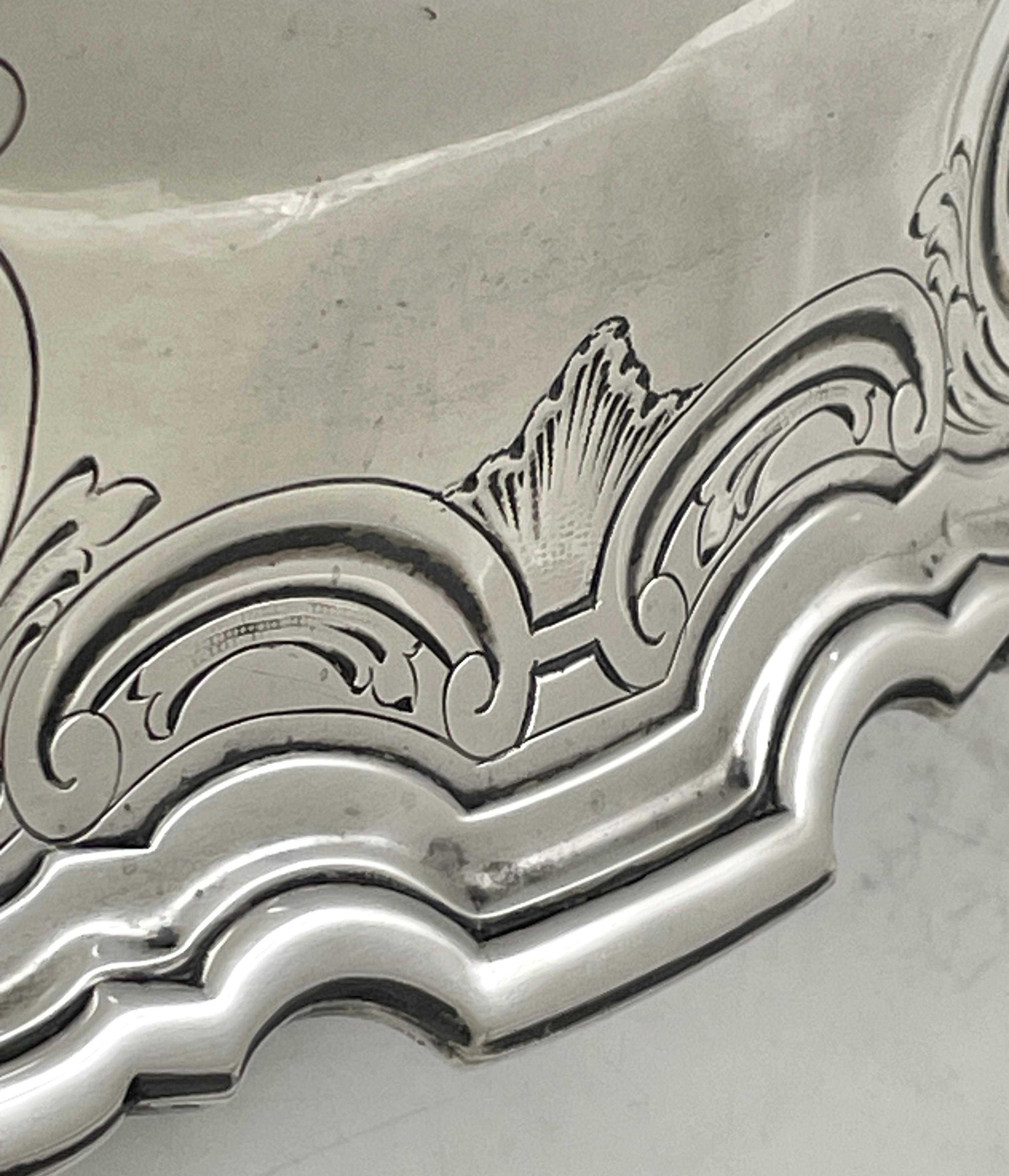 Tiffany & Co. Sterling Silver 1921 Centerpiece Bowl in Kings Pattern For Sale 2