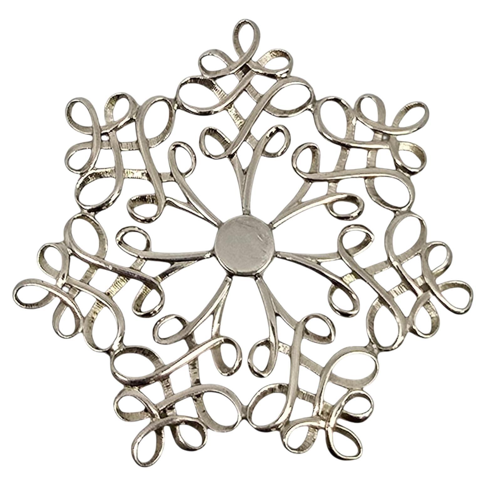 Tiffany & Co Sterling Silver 2002 Snowflake Ornament #22270 For Sale