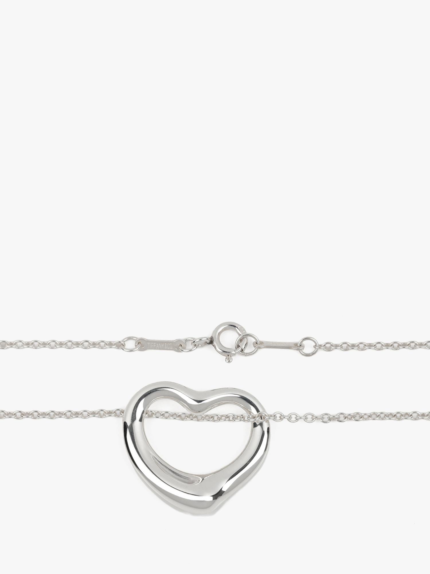 Tiffany & Co. Pendentif coeur ouvert Elsa Peretti en argent sterling 22 mm Bon état - En vente à Bishop's Stortford, Hertfordshire