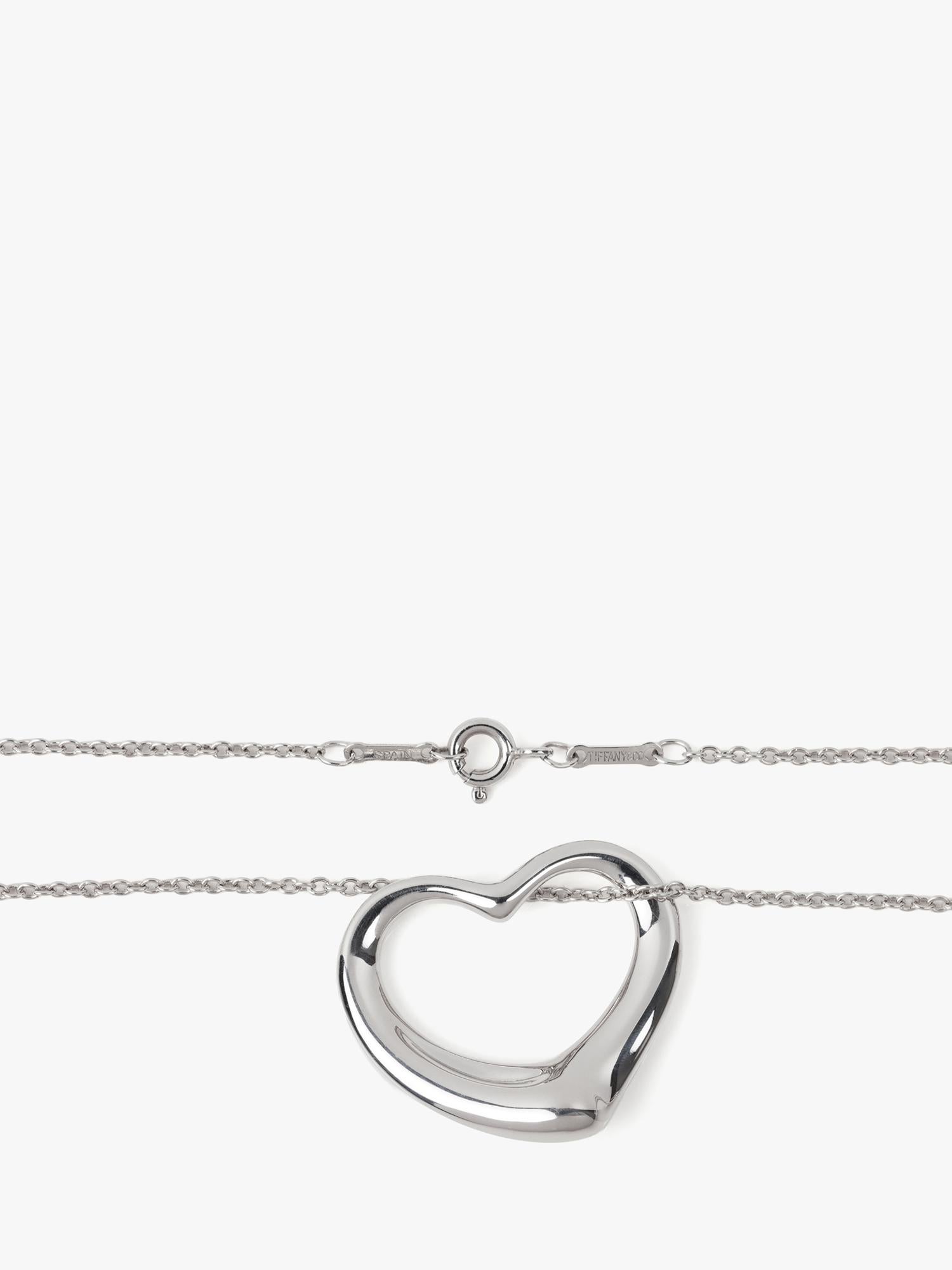 Tiffany & Co. Pendentif coeur ouvert Elsa Peretti en argent sterling 27 mm Bon état - En vente à Bishop's Stortford, Hertfordshire