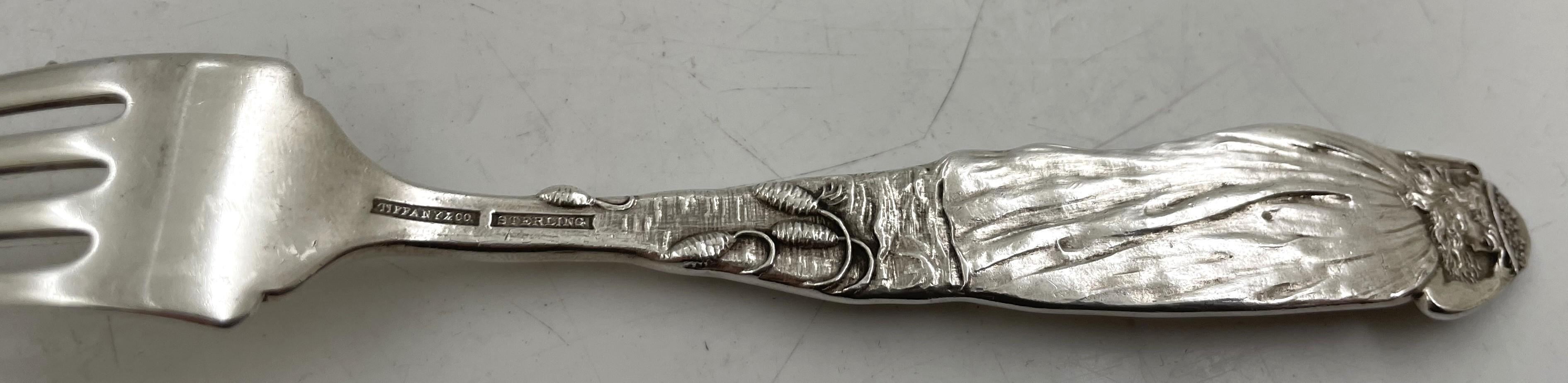 Tiffany & Co. Sterling Silver 4-Piece Child Set in Nursery Rhyme Pattern siglo XX en venta