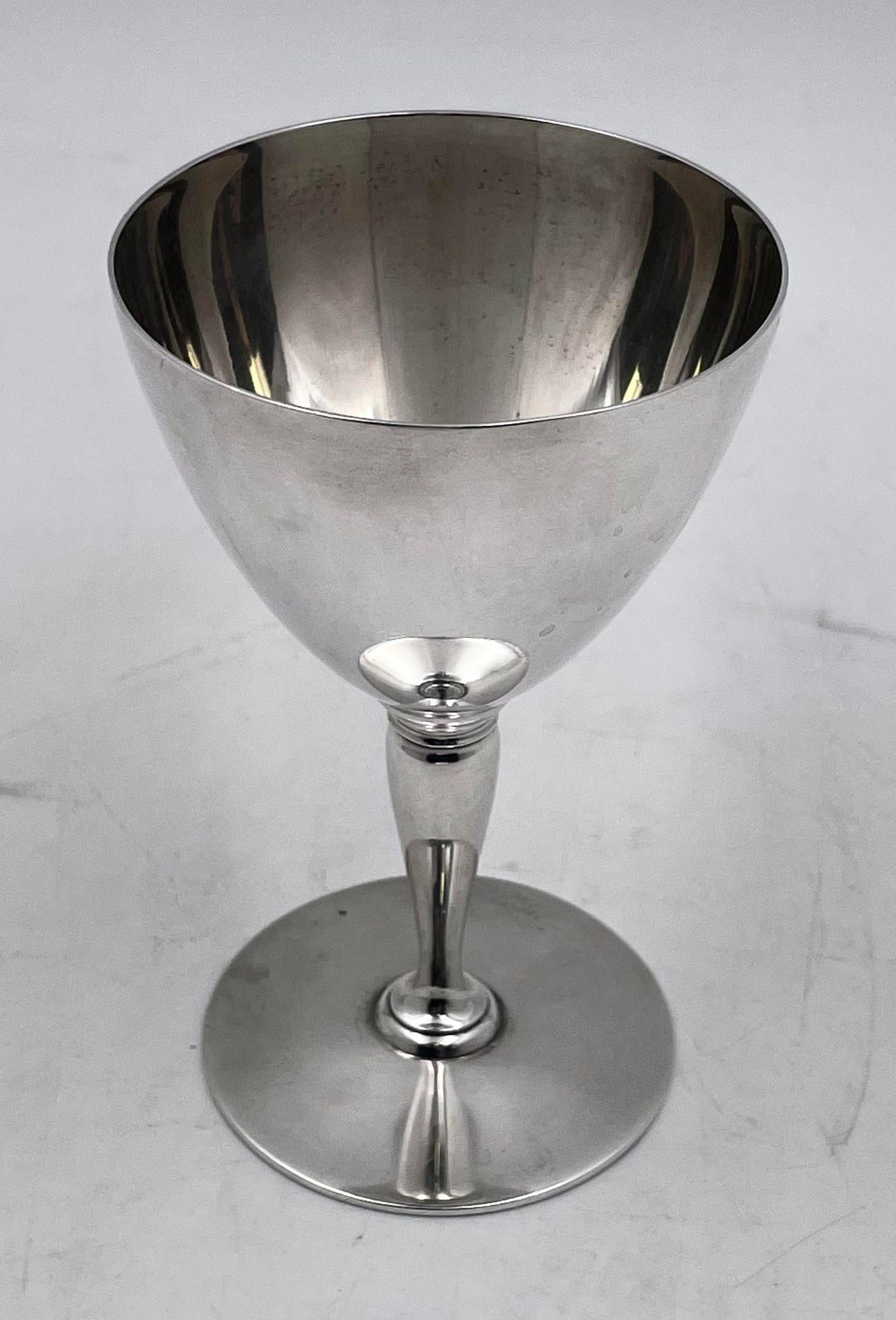 Tiffany & Co. Sterling Silver 1915 Set of 8 Goblets in Art Deco Style In Good Condition In New York, NY