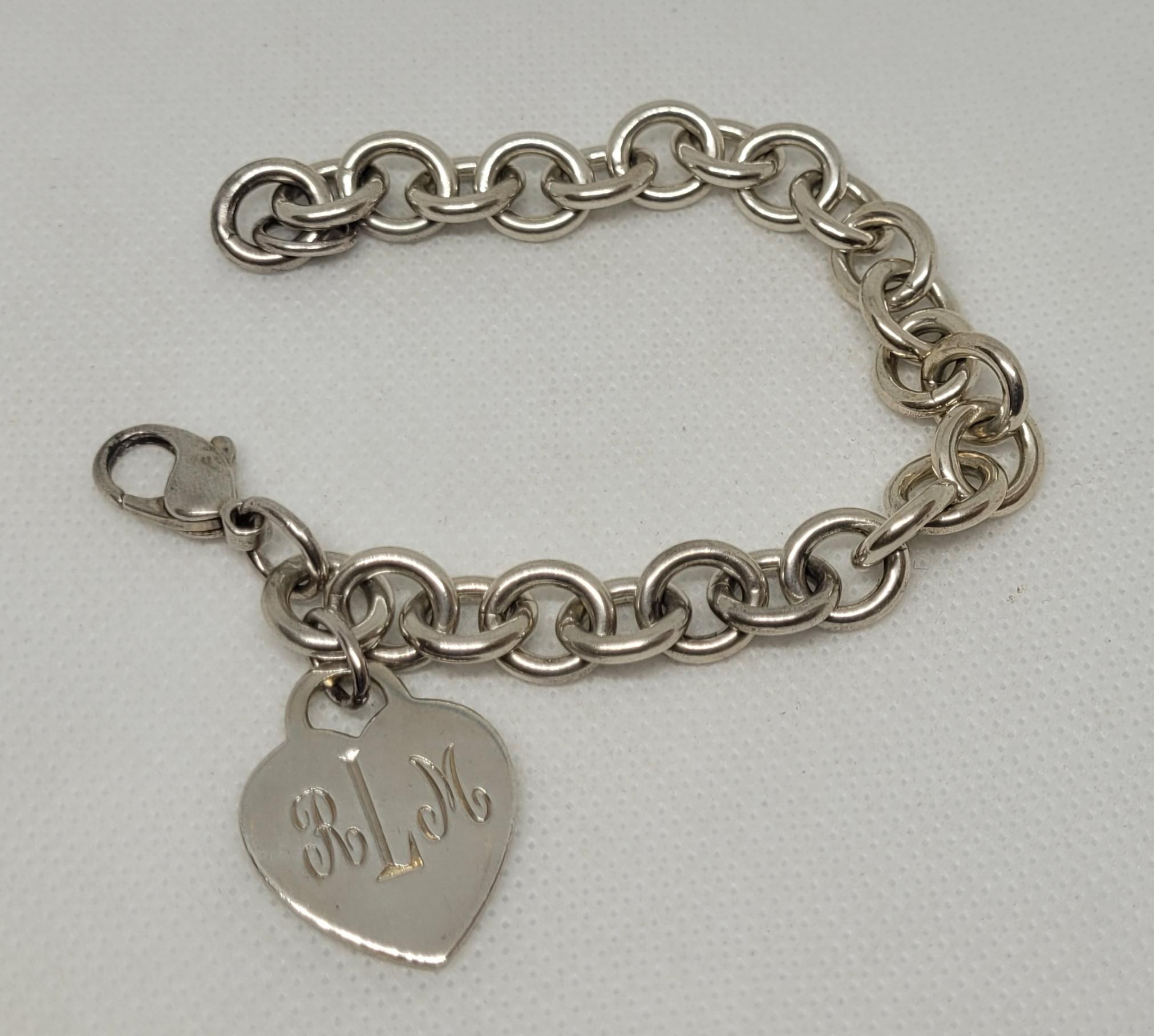 Modern Tiffany & Co. Sterling Silver 925 Chain Bracelet with Heart Pendant, Pouch 7.5in For Sale