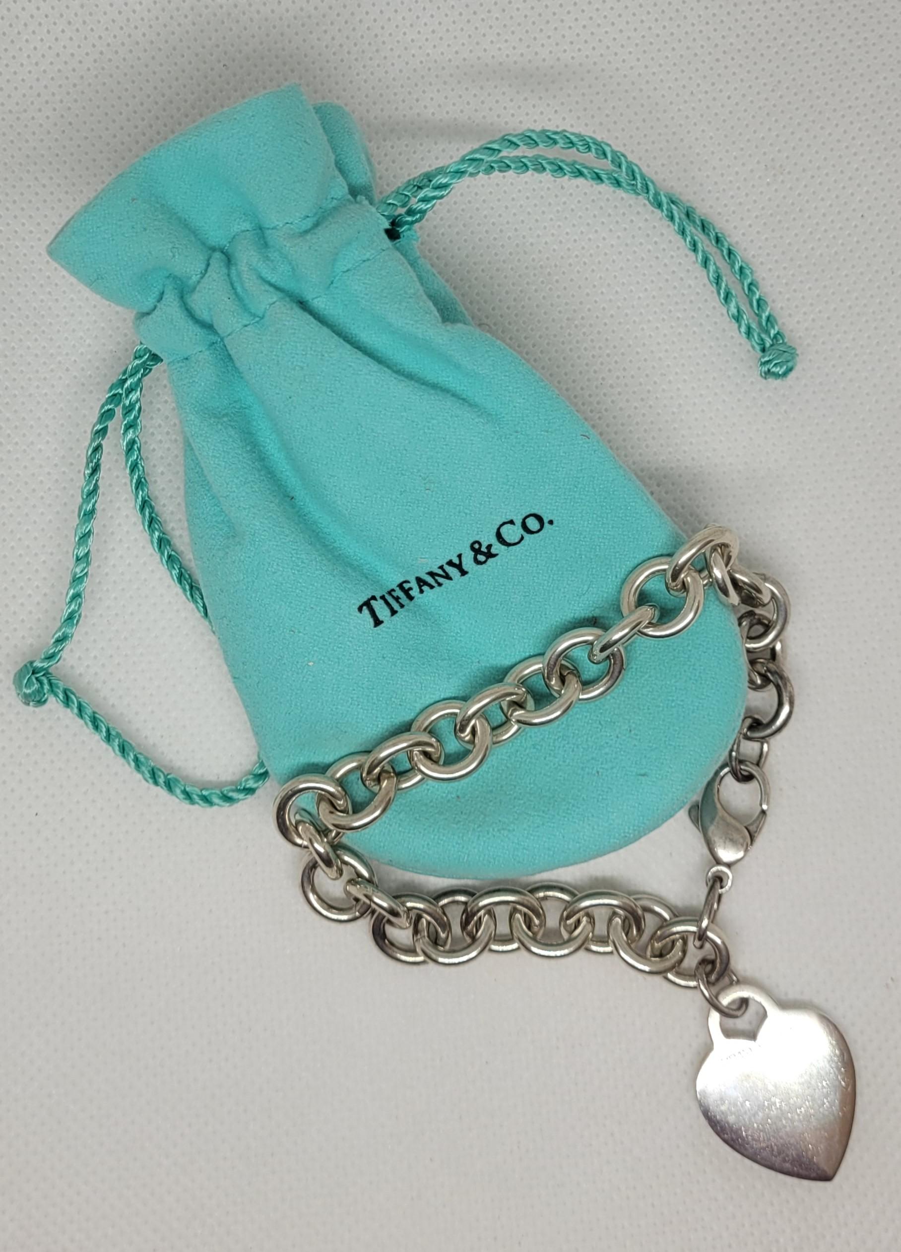 Women's Tiffany & Co. Sterling Silver 925 Chain Bracelet with Heart Pendant, Pouch 7.5in For Sale