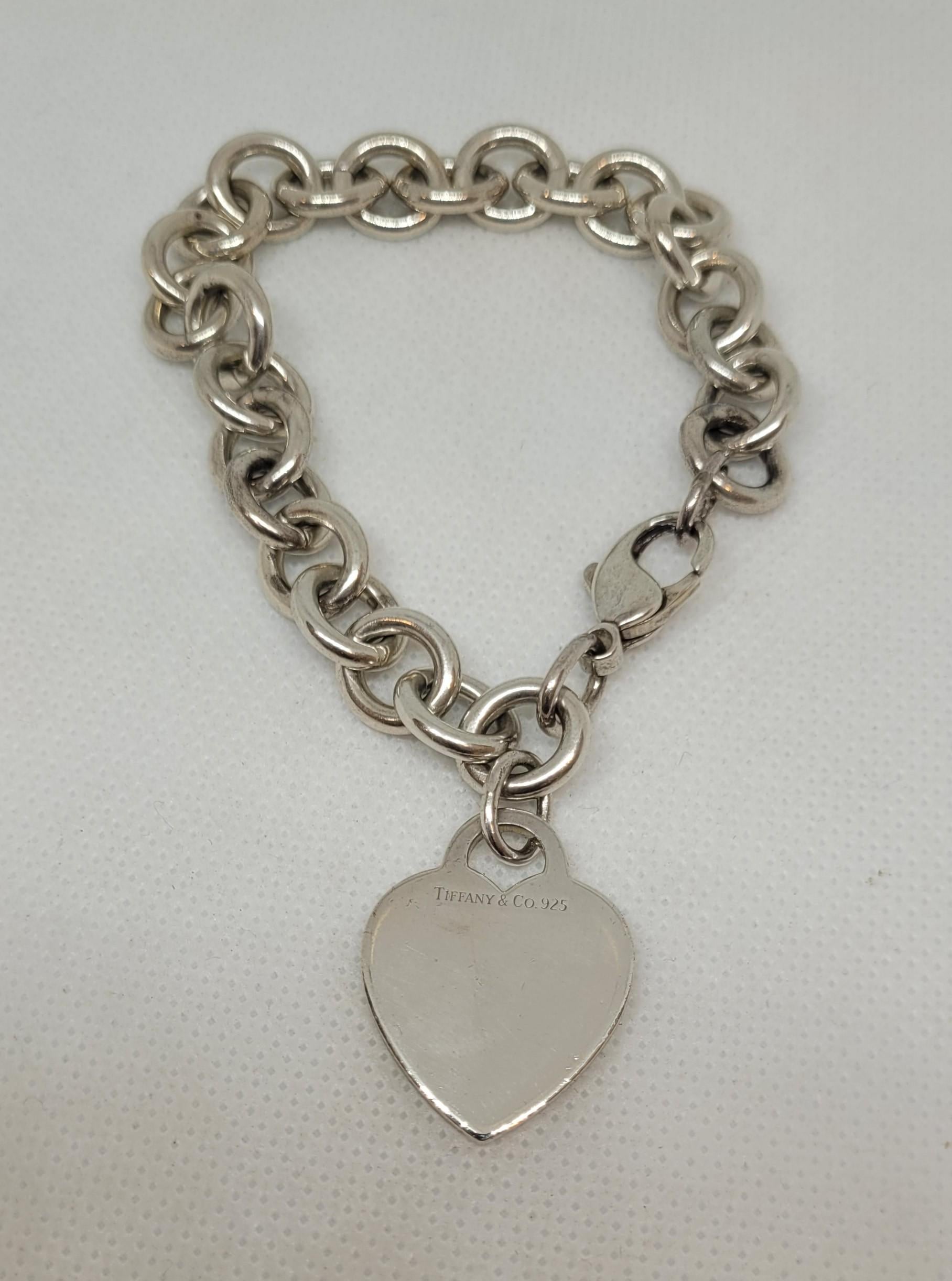 Tiffany & Co. Sterling Silver 925 Chain Bracelet with Heart Pendant, Pouch 7.5in For Sale 1