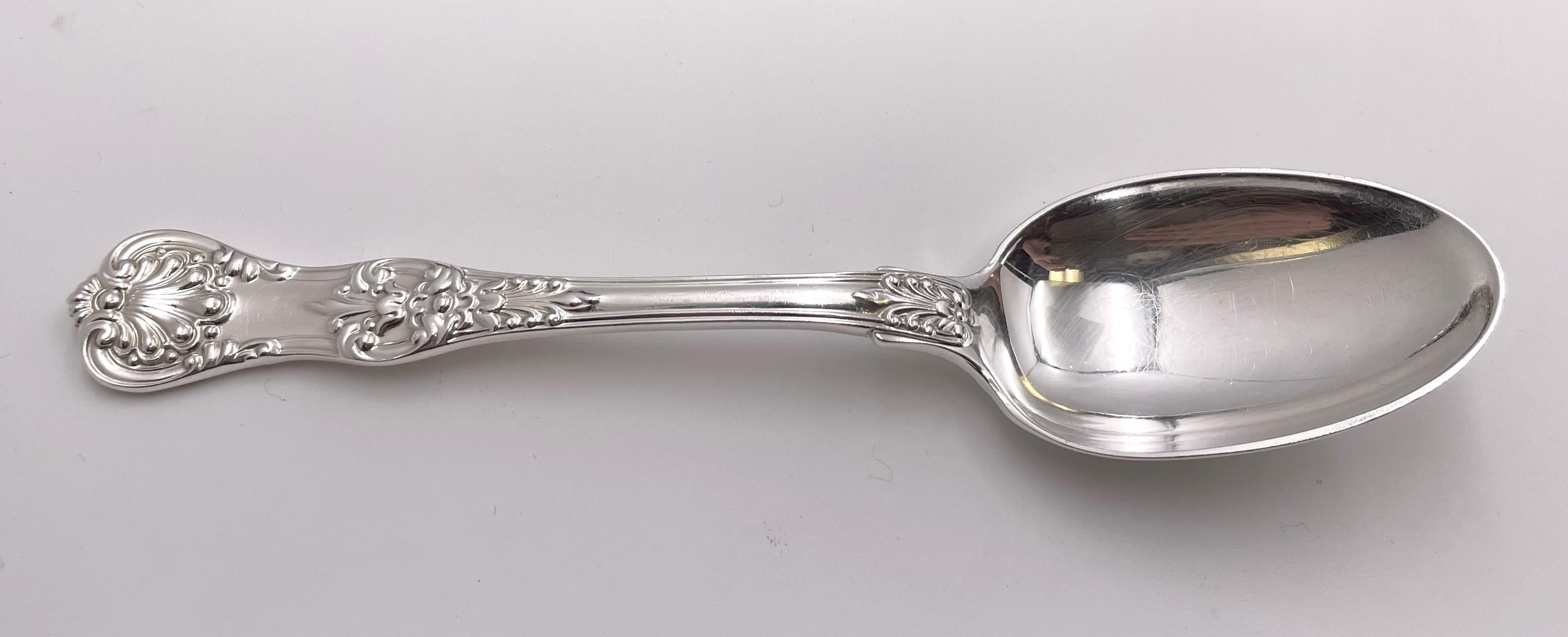 20ième siècle Tiffany & Co. Service de couverts de 98 pièces en argent sterling à motif King anglais en vente