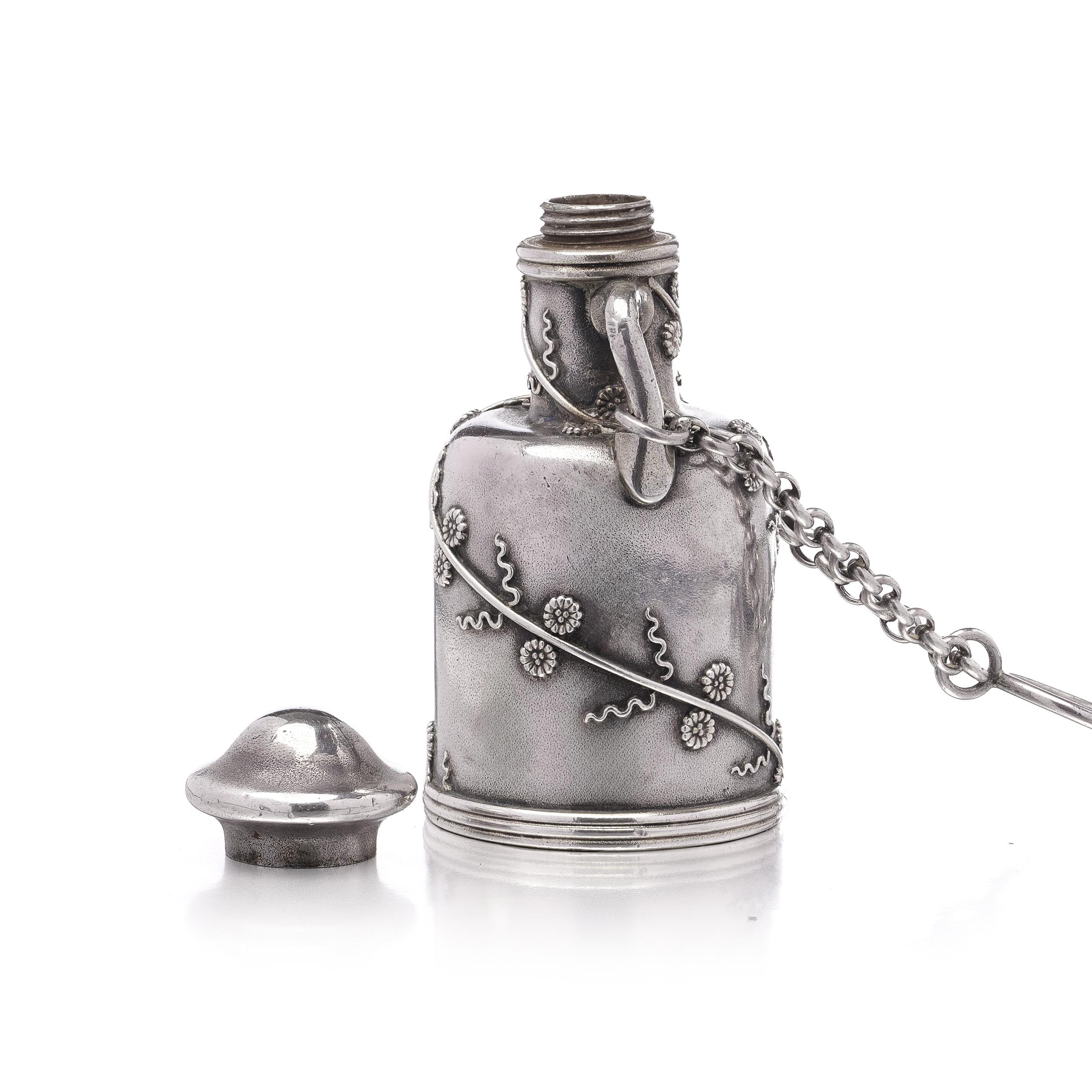 Tiffany & Co. Sterling Silver Amphora Scent Bottle with Vinaigrette Aperture For Sale 5