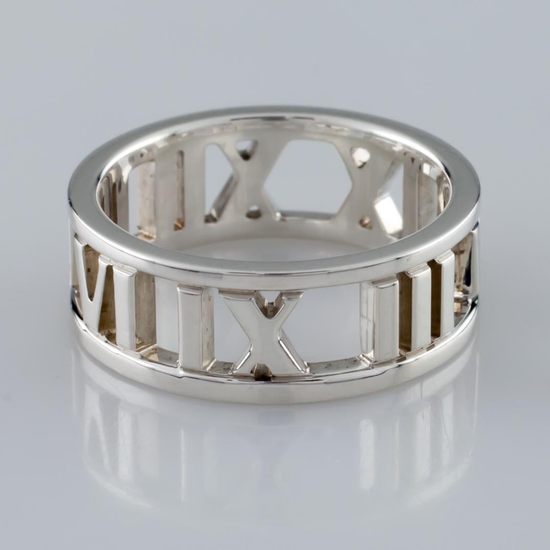 Gorgeous Sterling Silver Band Ring
Features Iconic Atlas Roman Numeral Design
Cut-out numbers
Total Mass = 3.8 grams
Size 5.75
Retails for $260
A Great Deal!