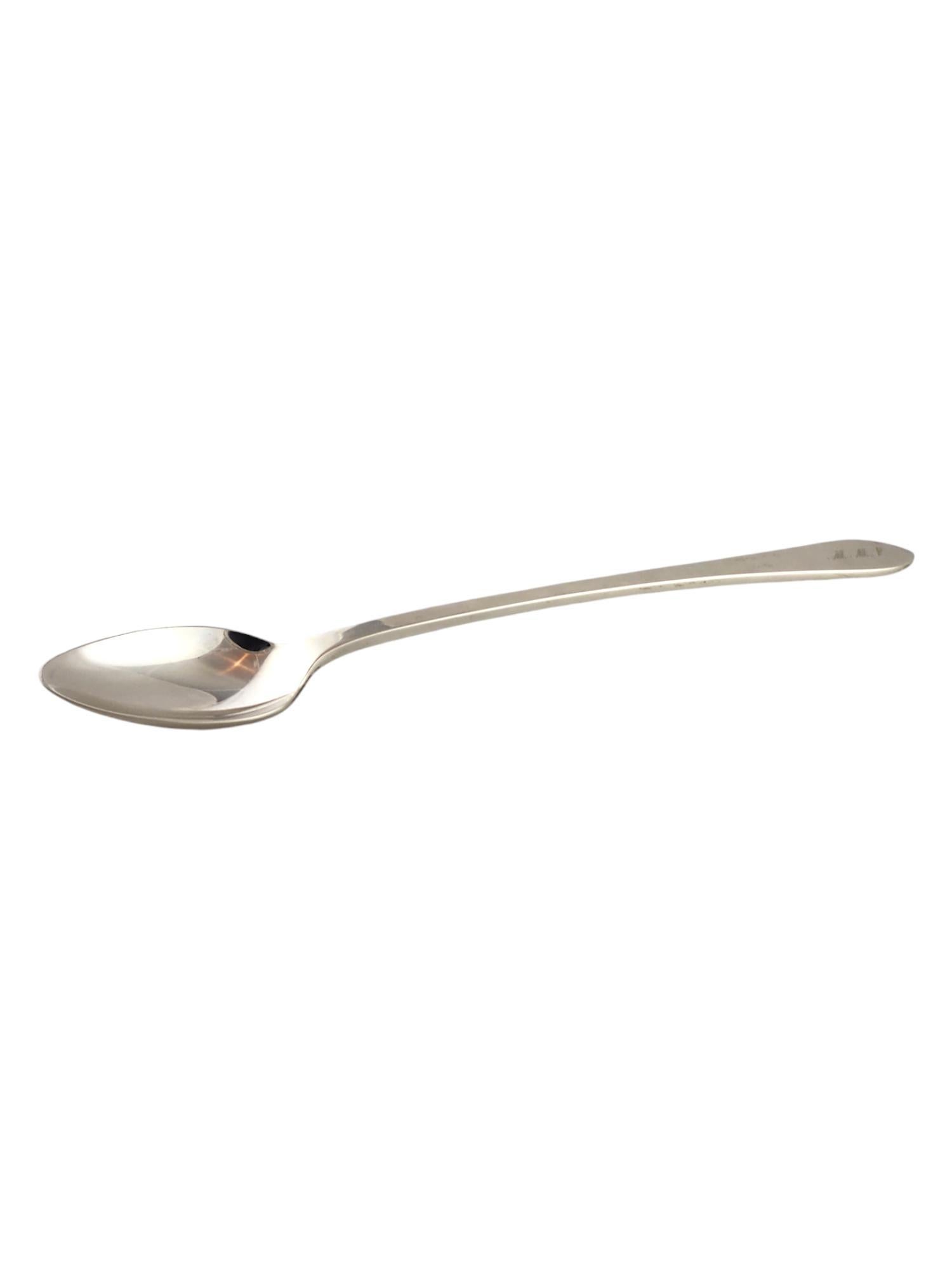 Cucchiaio per bambini in argento Sterling di Tiffany & Co.

Questo bellissimo cucchiaio per l'allattamento del bambino è stato realizzato in argento sterling dall'incredibile designer Tiffany & Co.

Inciso S.I.M.

Misure approssimative.
Lunghezza: 6