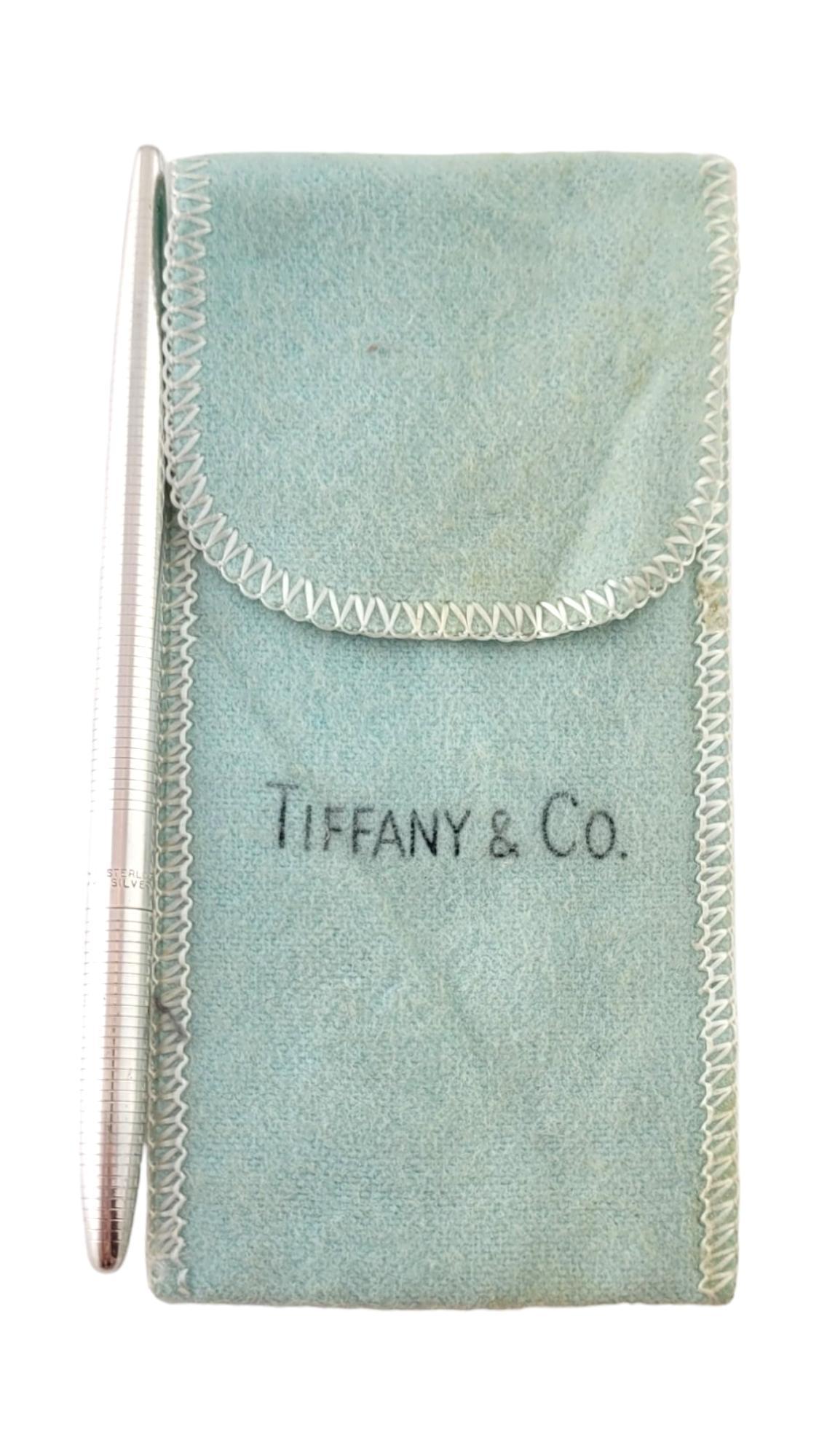 Tiffany & Co. Sterling Silver Ball Point Pen 

This beautiful ball point pen was crafted from 925 sterling silver by amazing designer Tiffany & Co. and its' small size makes it perfect for on the go!

*Needs a new ink cartridge

Length: 4.5