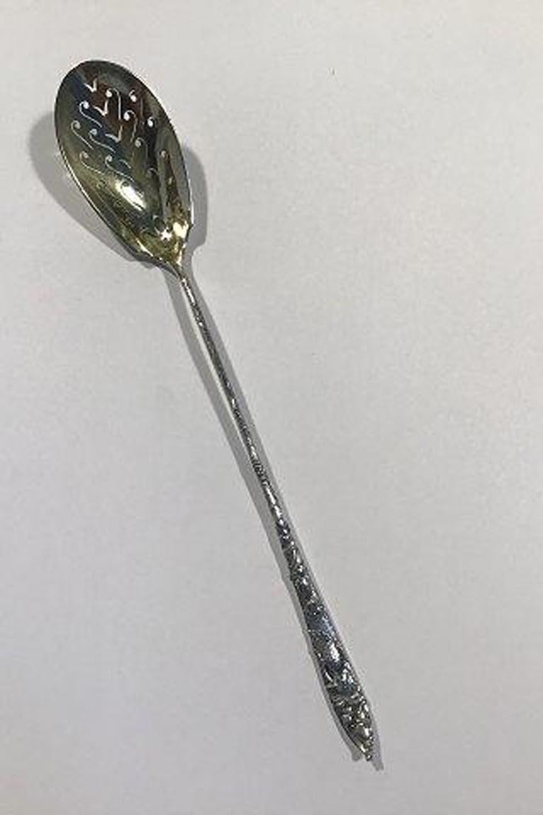 Tiffany & Co sterling silver berry spoon 

Measure: L 20.5 cm/8.07