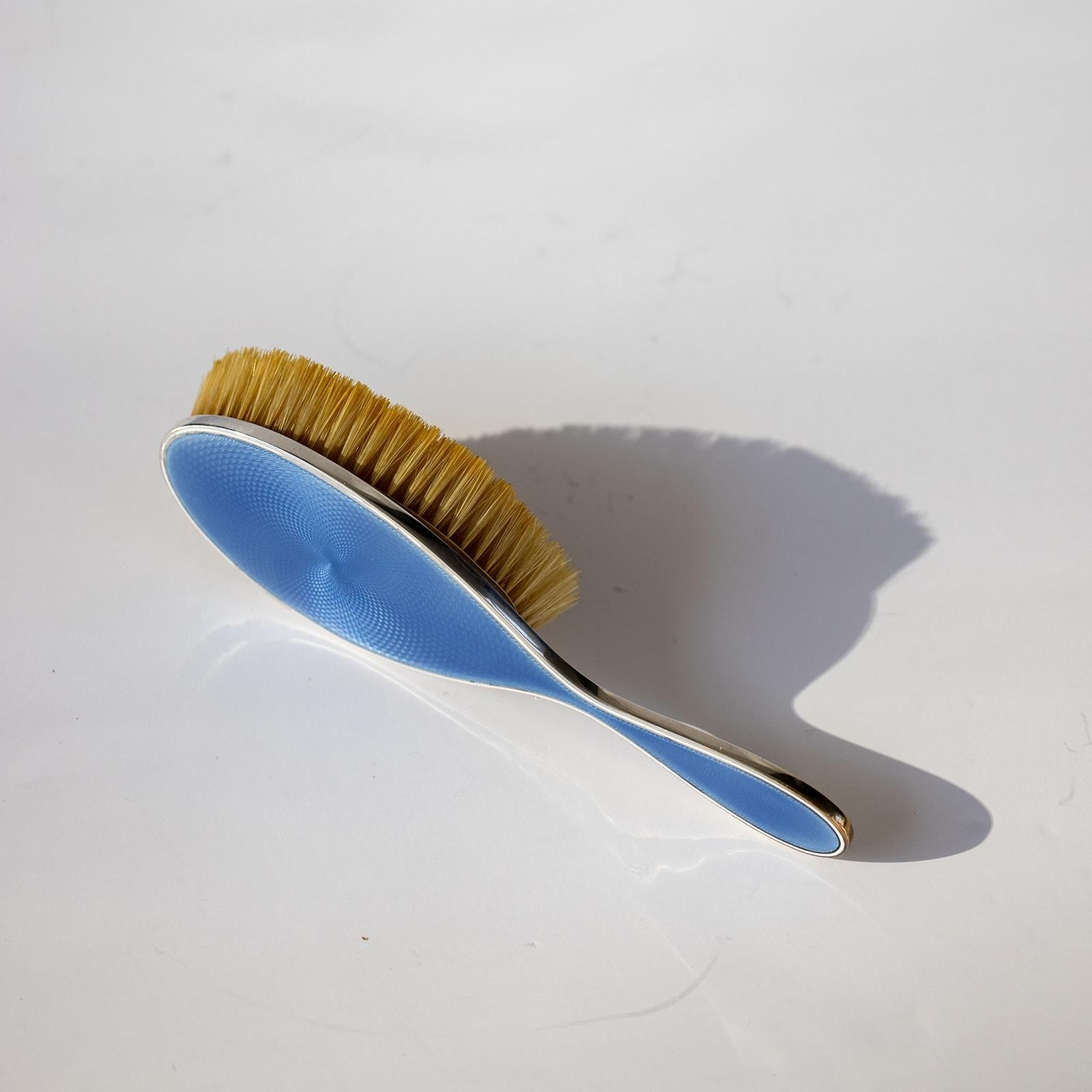 Tiffany & Co Sterling Silver Blue Guilloché Enamel Hair Brush Vintage Dresser Set Unisexe en vente