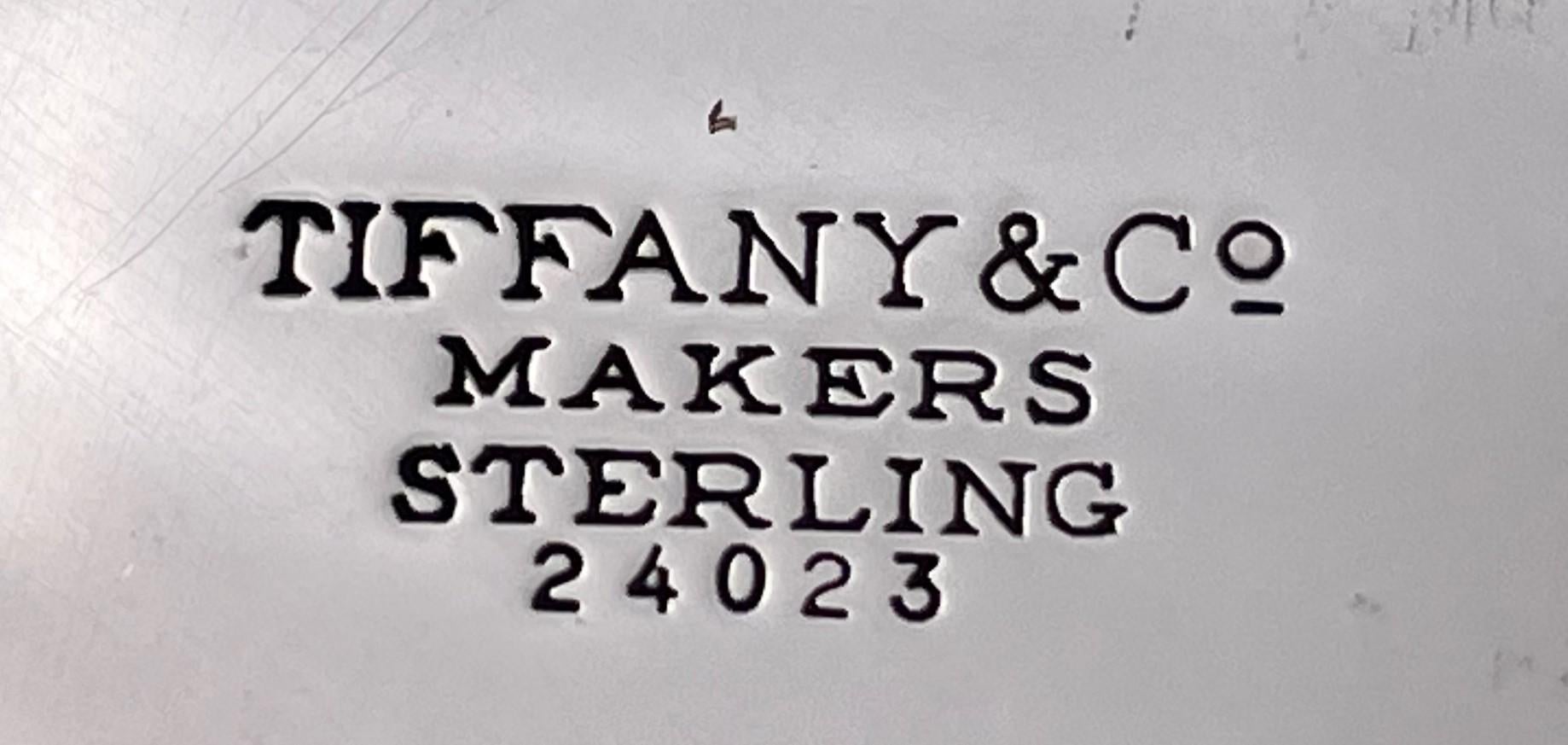 20ième siècle Tiffany & Co. Bol en argent sterling de style moderne du milieu du siècle #24023 en vente