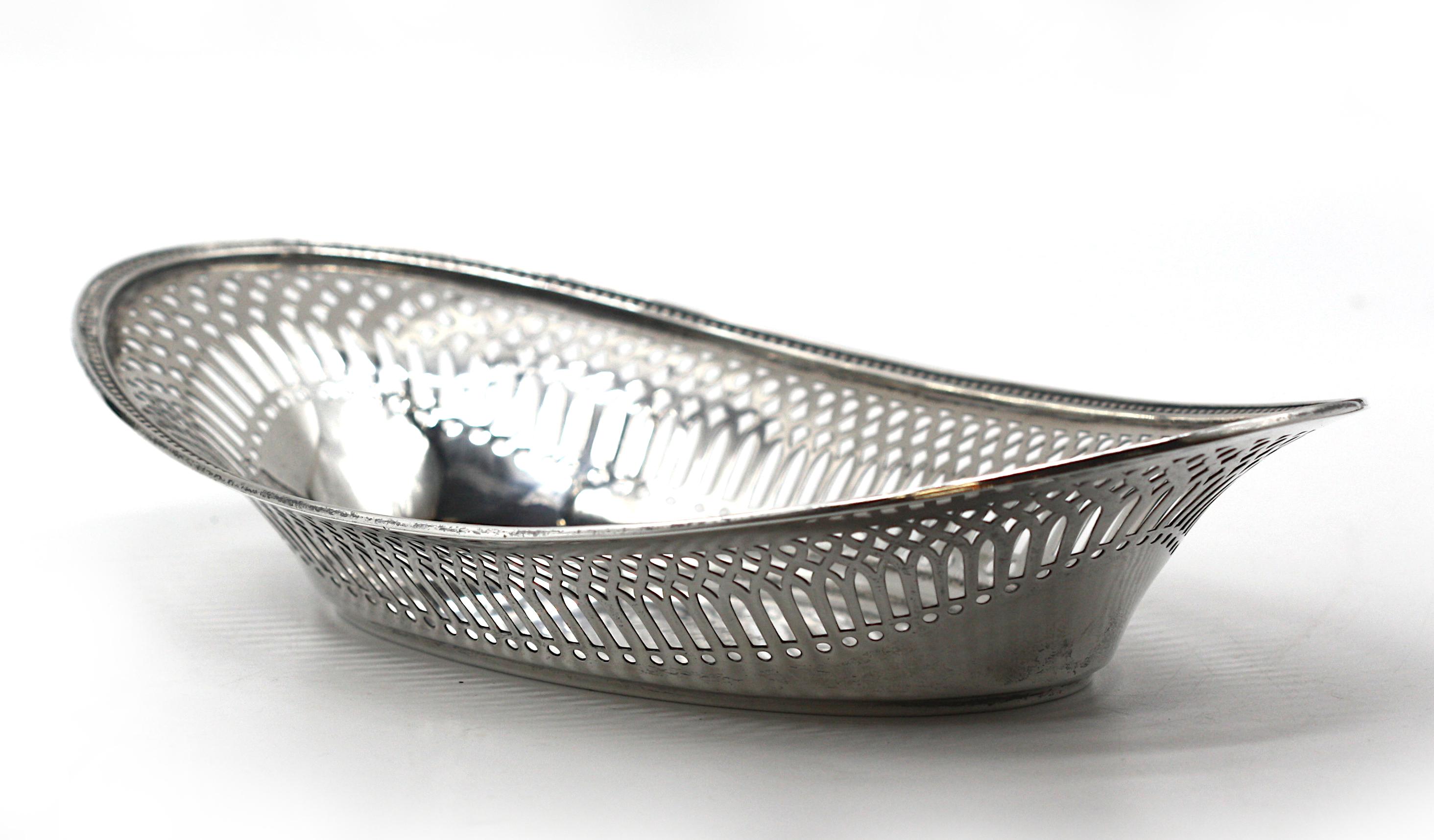 Tiffany & Co. Sterling Silver Bread Tray For Sale 2
