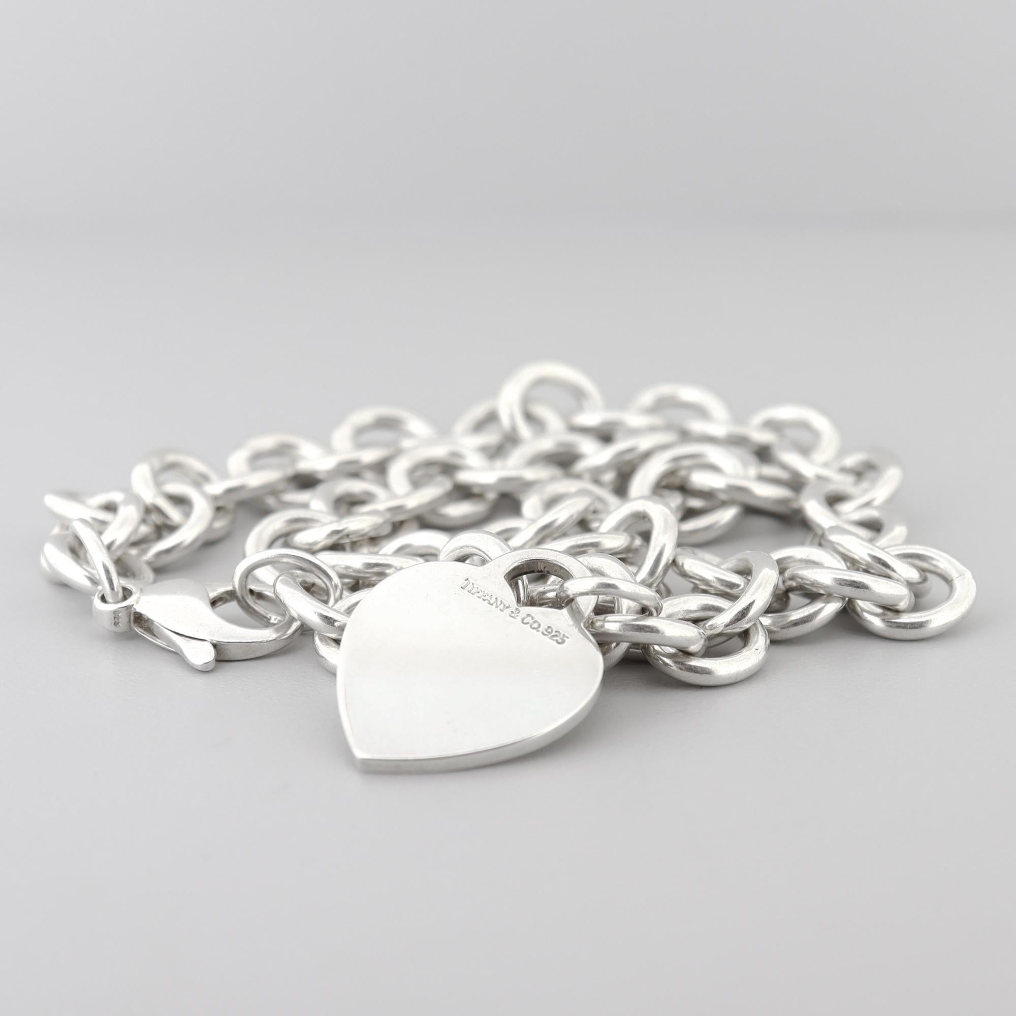 Tiffany & Co. Collana a girocollo in argento 925 con pendente a cuore in vendita 1