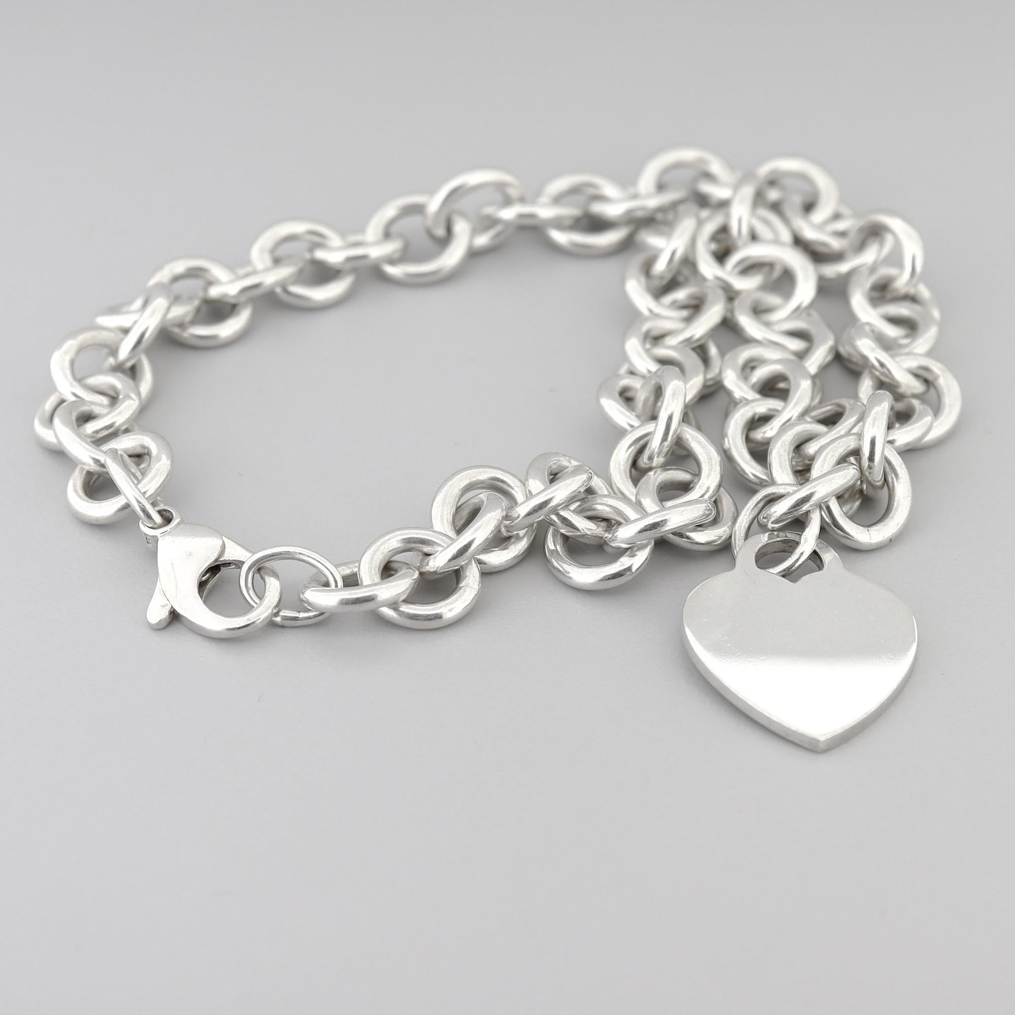 Tiffany & Co. Collana a girocollo in argento 925 con pendente a cuore in vendita 2