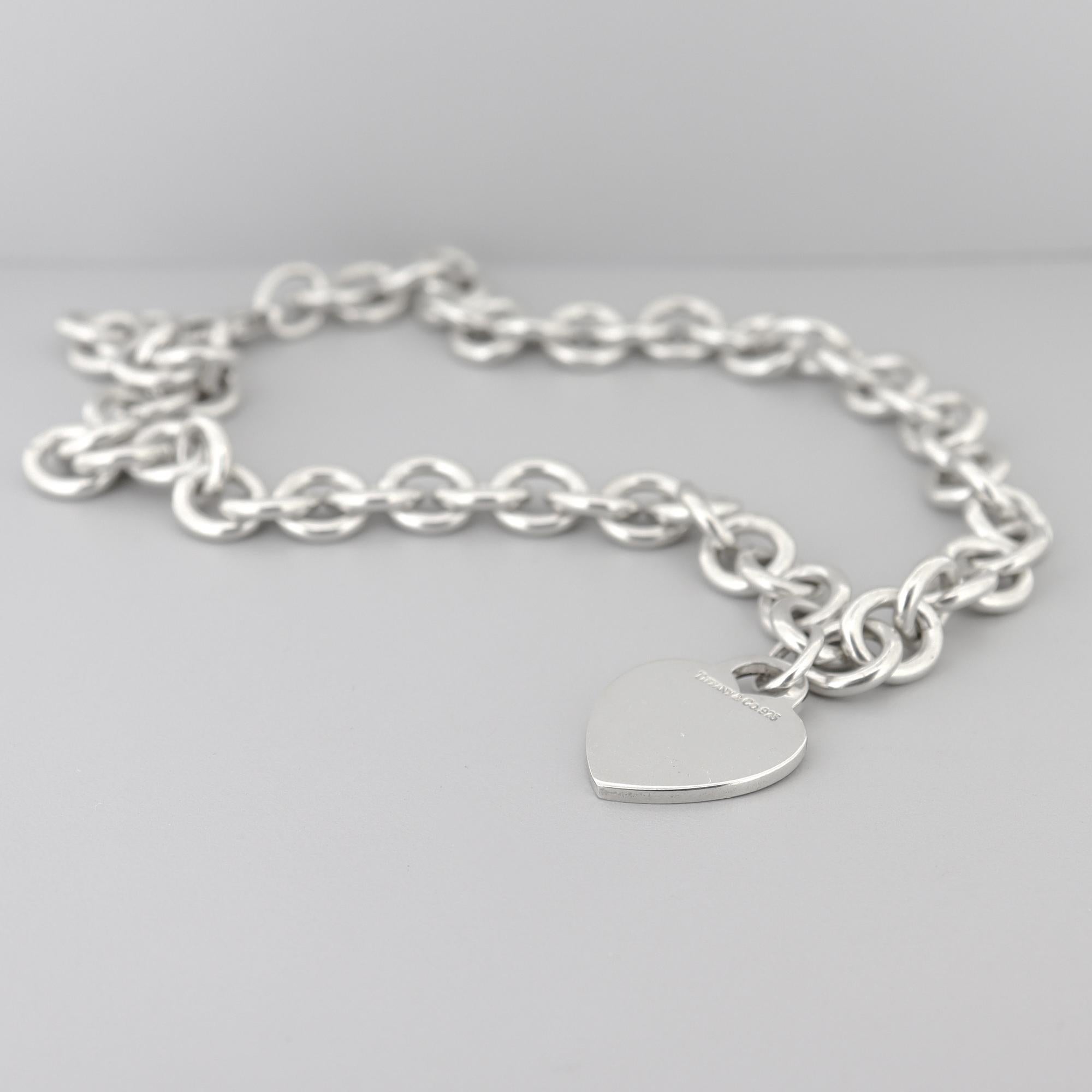 Tiffany & Co. Collana a girocollo in argento 925 con pendente a cuore in vendita 4