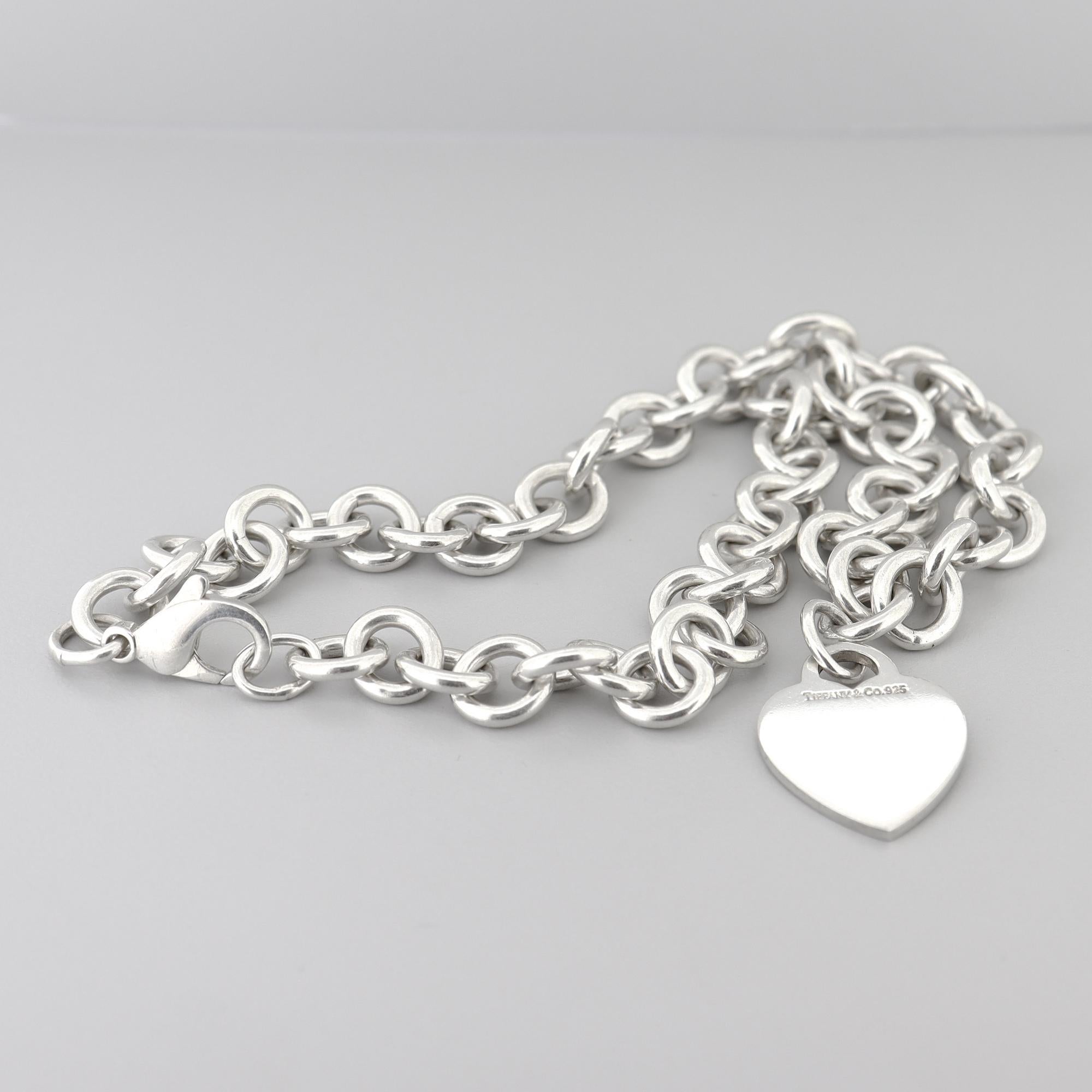 Tiffany & Co. Collana a girocollo in argento 925 con pendente a cuore in vendita 5