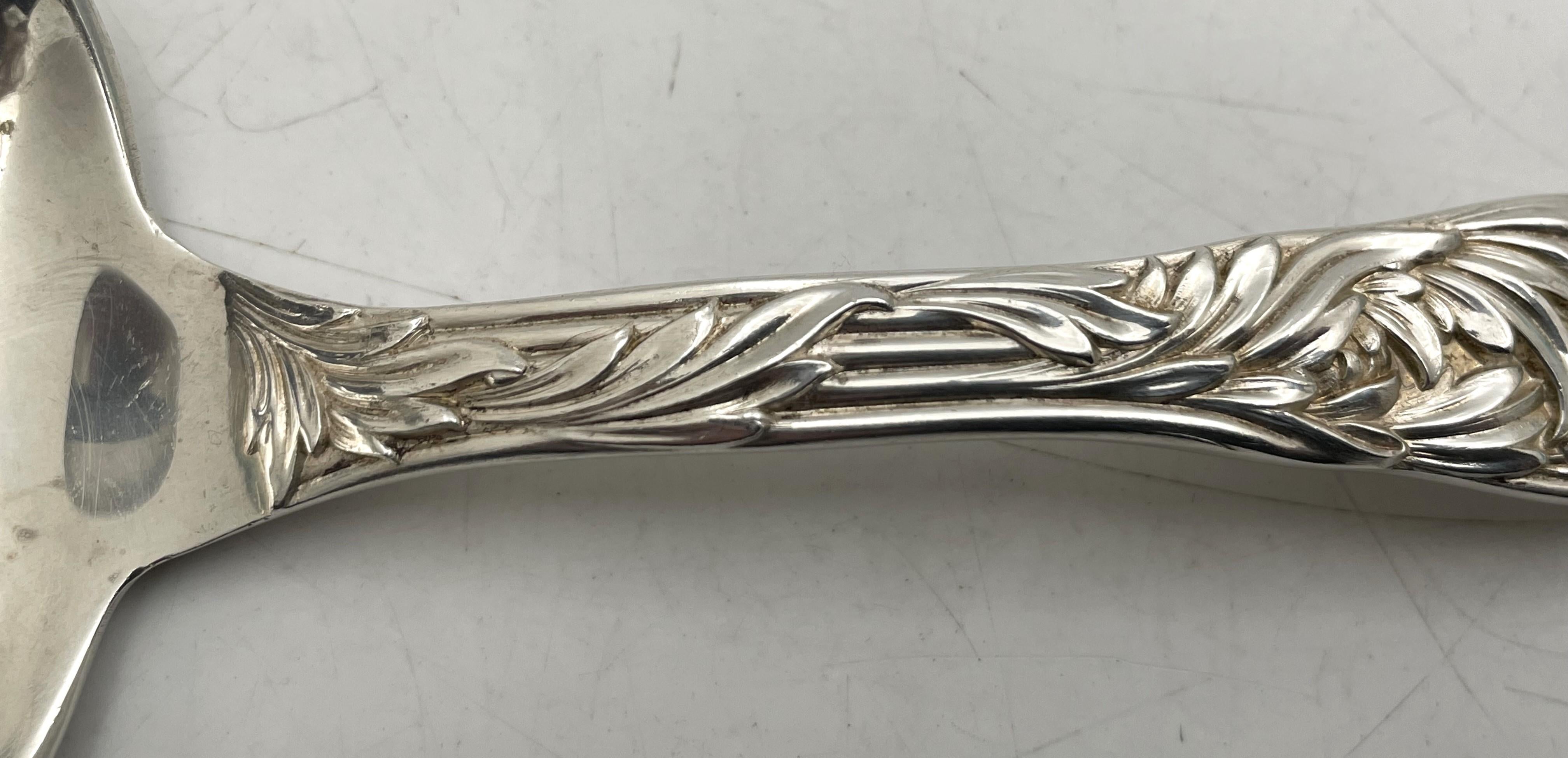 Tiffany & Co. Sterling Silber Chrysantheme Soßenkelle in Soßenform (amerikanisch) im Angebot