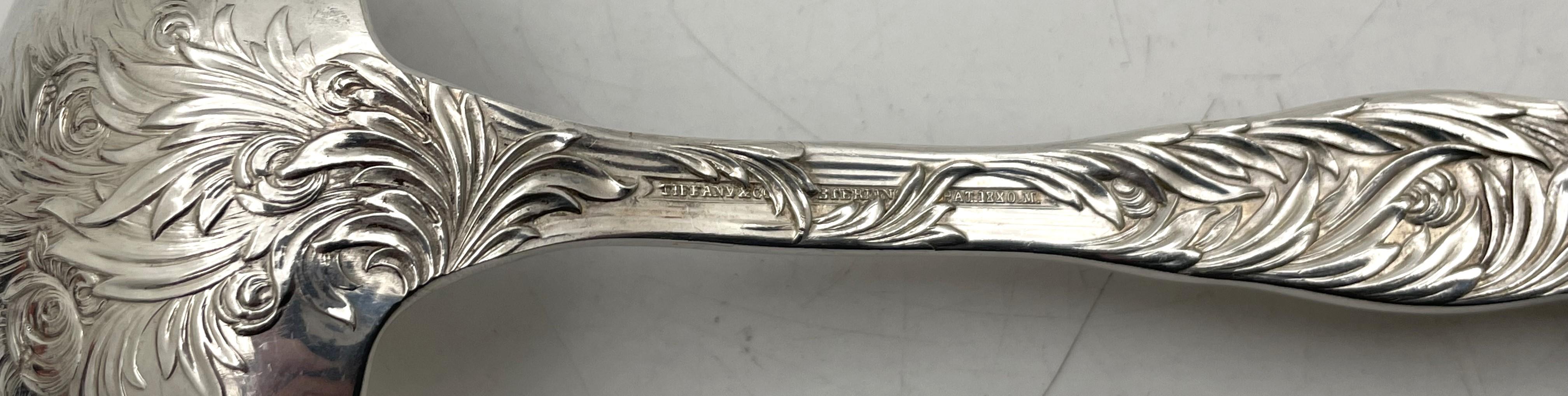 Tiffany & Co. Sterling Silber Chrysantheme Soßenkelle in Soßenform (19. Jahrhundert) im Angebot
