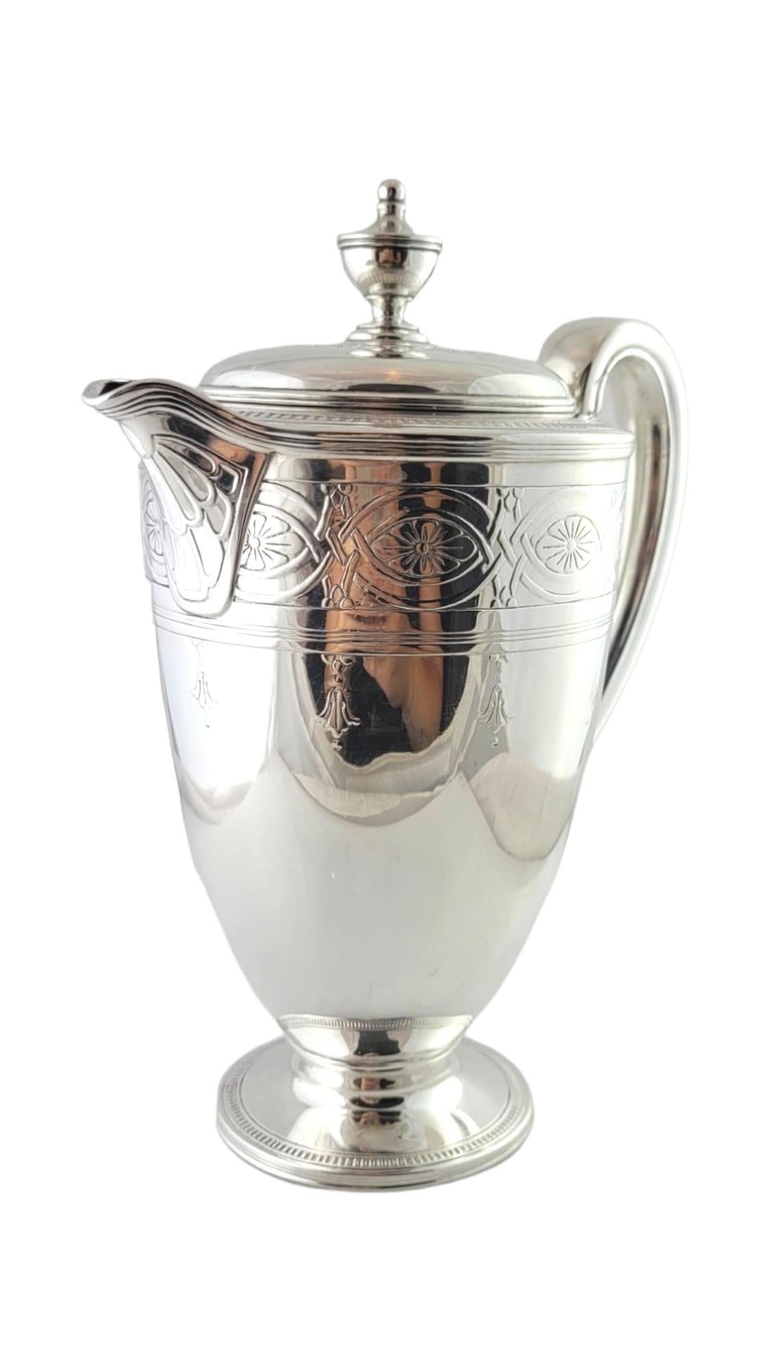 Brocca coperta in argento Sterling di Tiffany & Co. circa 1907-1947

Questa splendida brocca rivestita in argento sterling è stata creata dal designer Tiffany & Co. con dettagli minuziosi e può contenere fino a 1 litro e mezzo!

Altezza