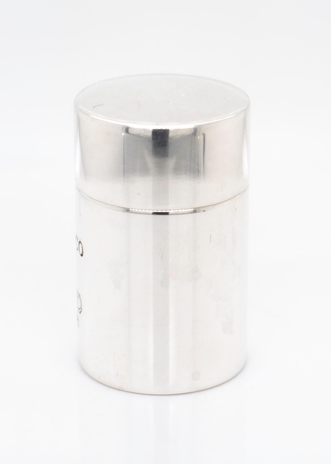 Tiffany & Co. Sterling Silber Zylindrisch 1837 Pille oder Dresser Box im Zustand „Gut“ in Philadelphia, PA