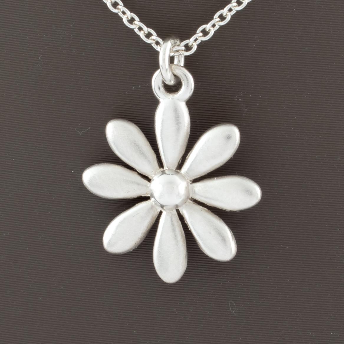 Gorgeous Sterling Silver Daisy Pendant
14 mm in Diameter
Includes 16