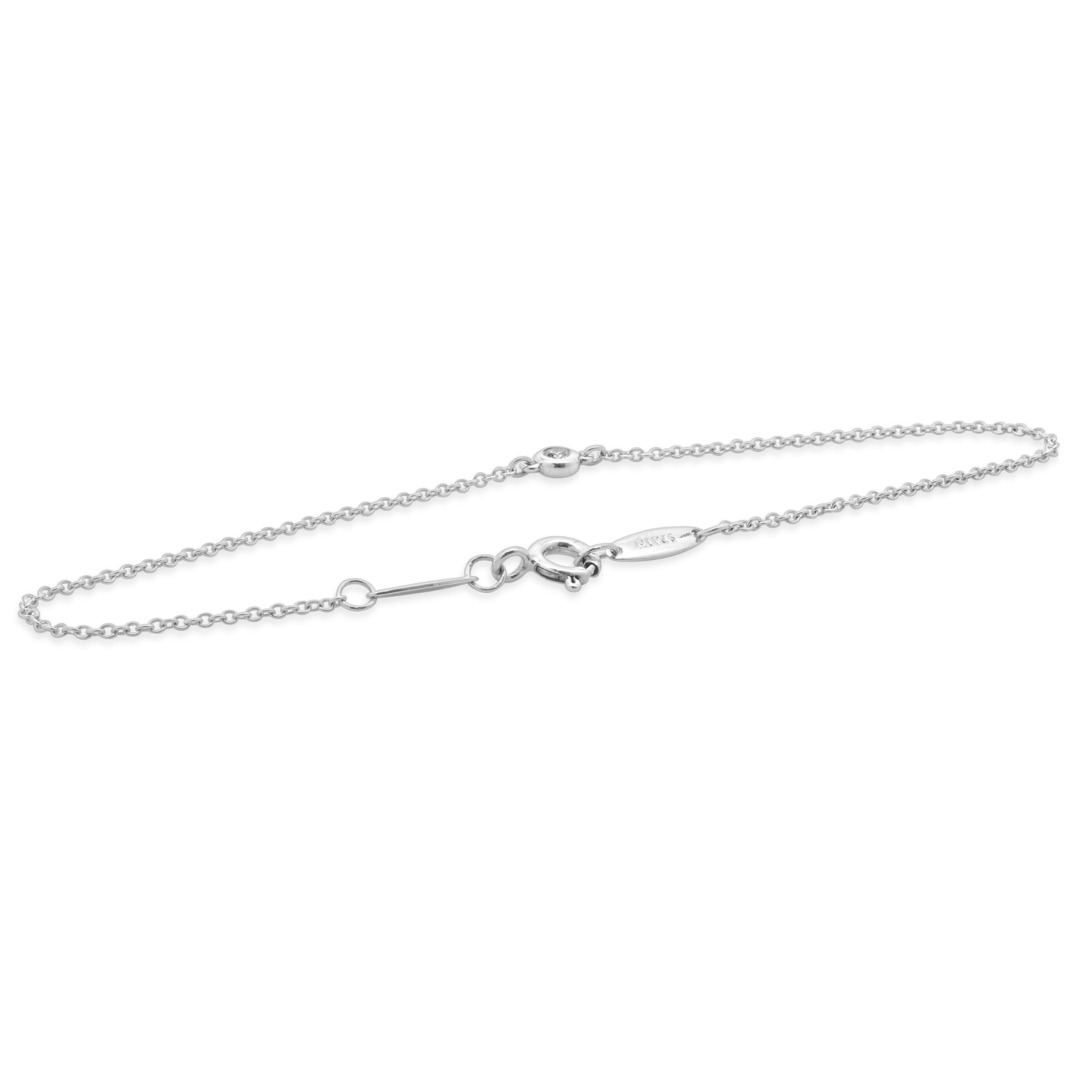 Designer: Tiffany & Co. 
Materiale: argento sterling
Diamante: 1 taglio brillante rotondo = 0,05ct
Colore: G
Chiarezza: SI1
Dimensioni: il bracciale misura 7 pollici di lunghezza
Peso: 0,90 grammi
