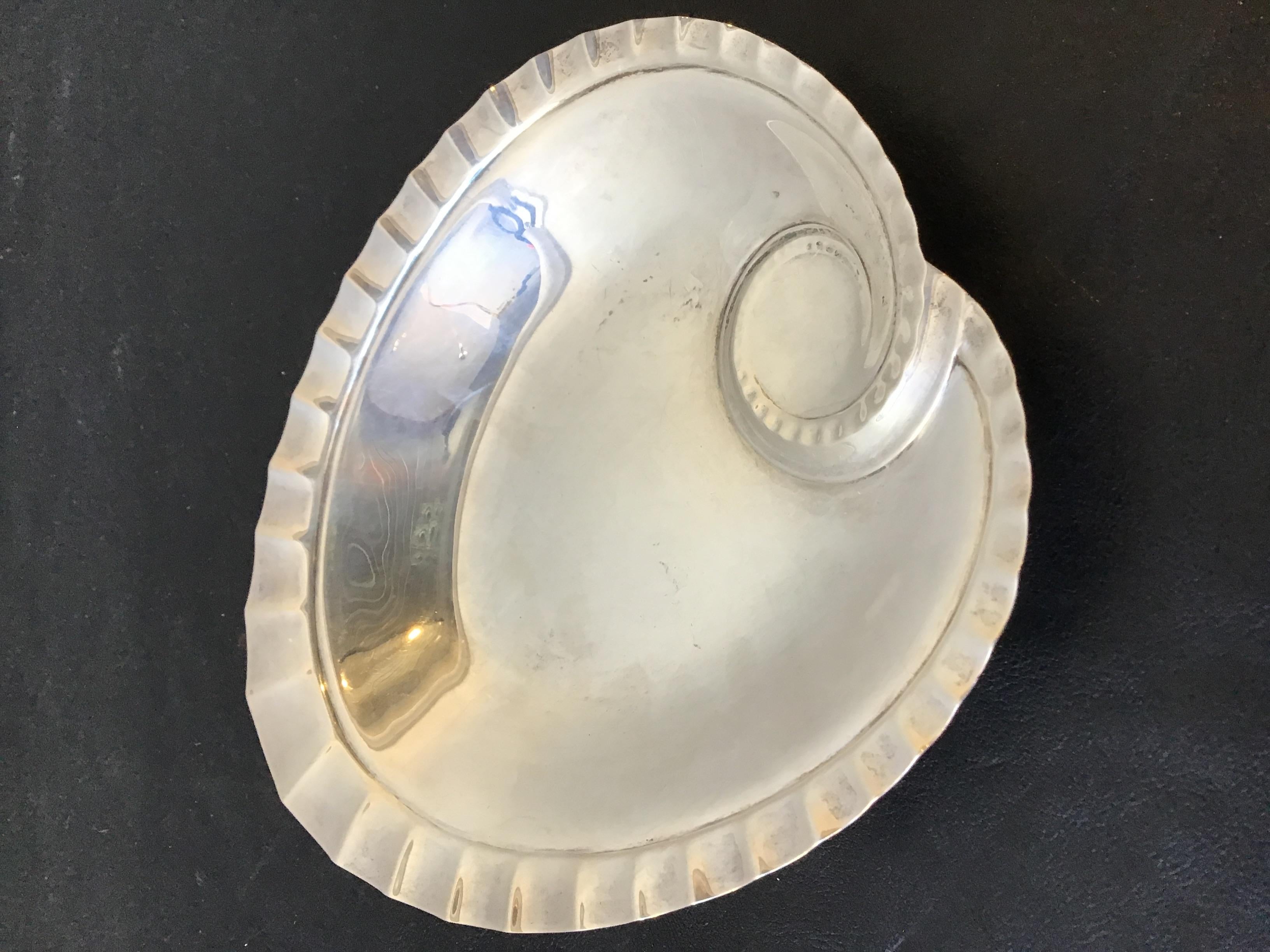 Tiffany & Co. Sterling Silver Dish In Good Condition For Sale In Tarrytown, NY