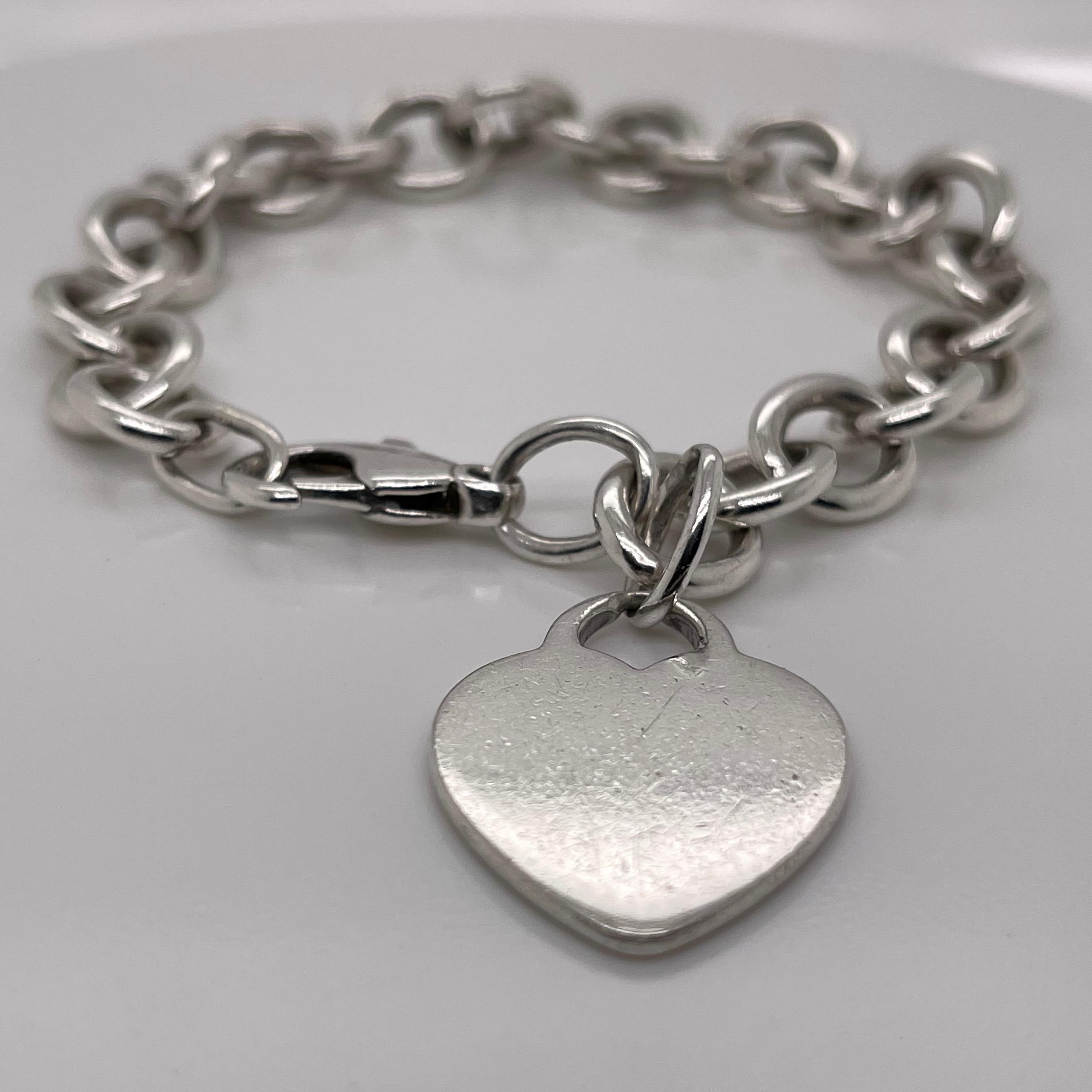 Tiffany & Co. Sterling Silver Dog Chain Link Bracelet and Heart Pendant In Good Condition For Sale In Philadelphia, PA