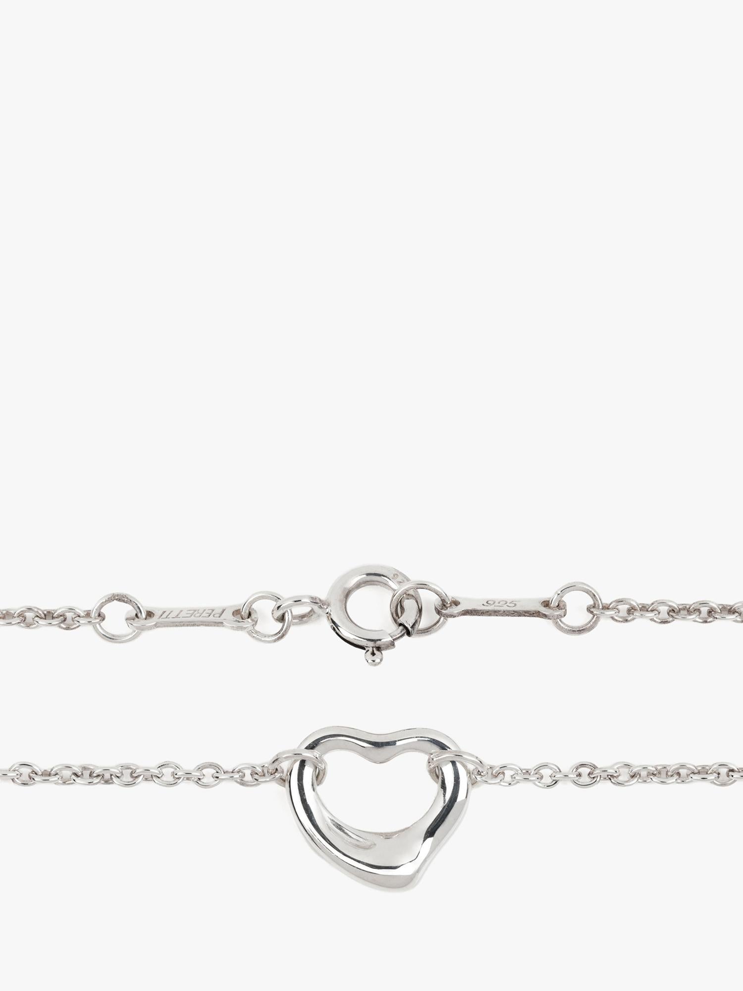 Tiffany & Co. Collier en argent Elsa Peretti à 3 cœurs ouverts Bon état - En vente à Bishop's Stortford, Hertfordshire