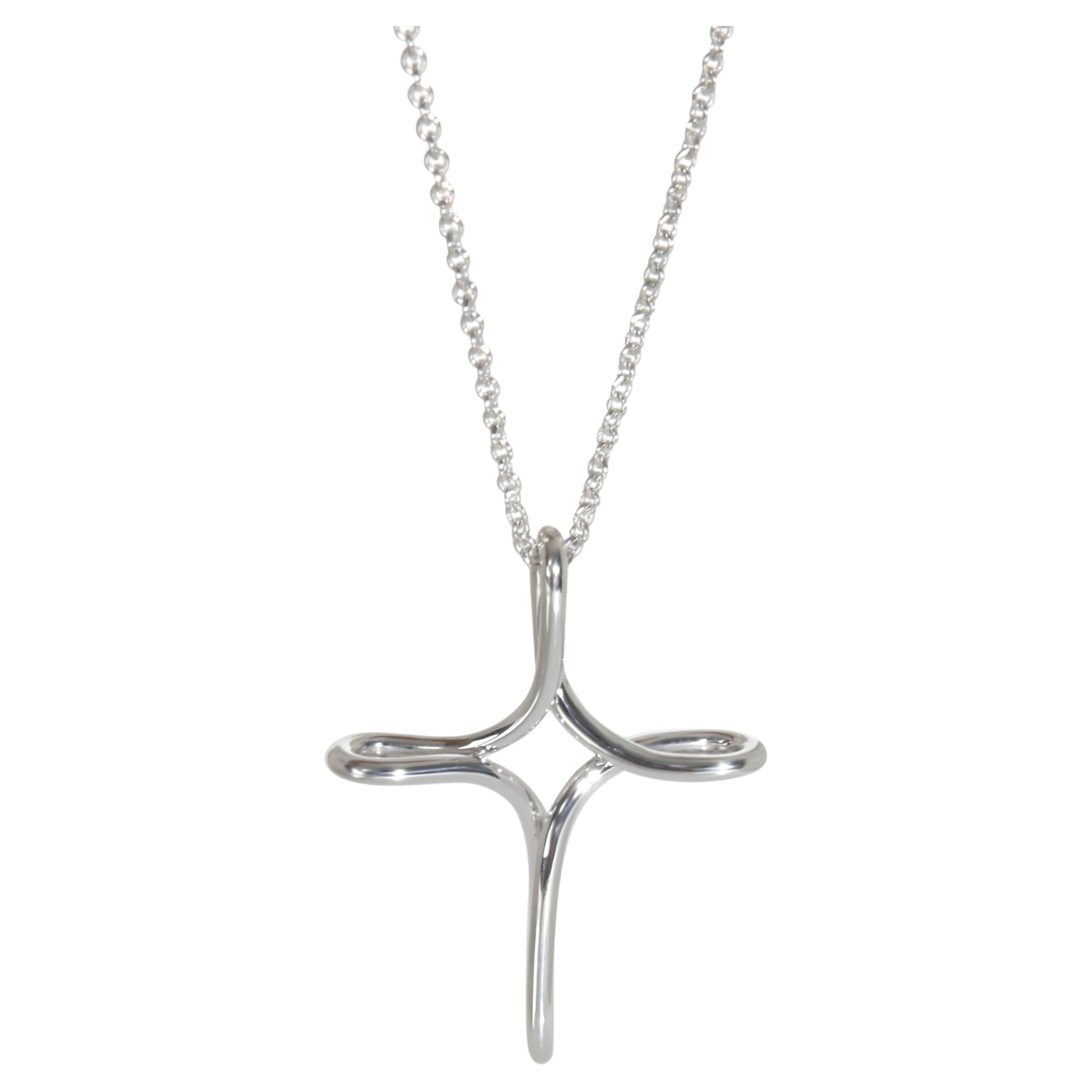 What does wearing an infinity necklace mean?
