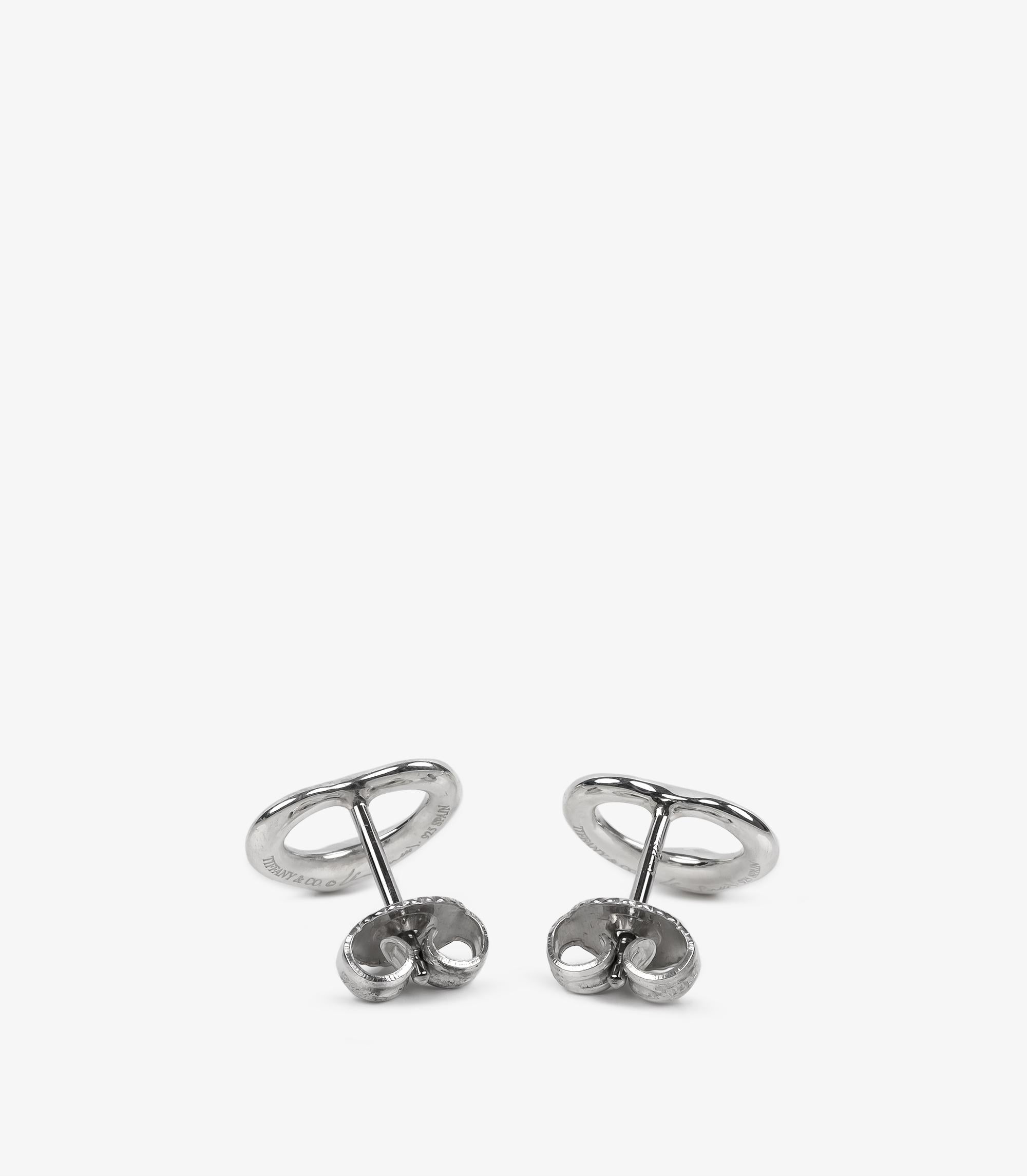 Tiffany & Co. Sterling Silver Elsa Peretti Open Heart Earrings

Product Details
Xupes Ref: J1530
Brand: Tiffany & Co.
Model: Open Heart Earrings
Type: Earrings
RRP: £430
Material(s): Sterling Silver

Specification
Total Weight: 1.9g
Earring Length: