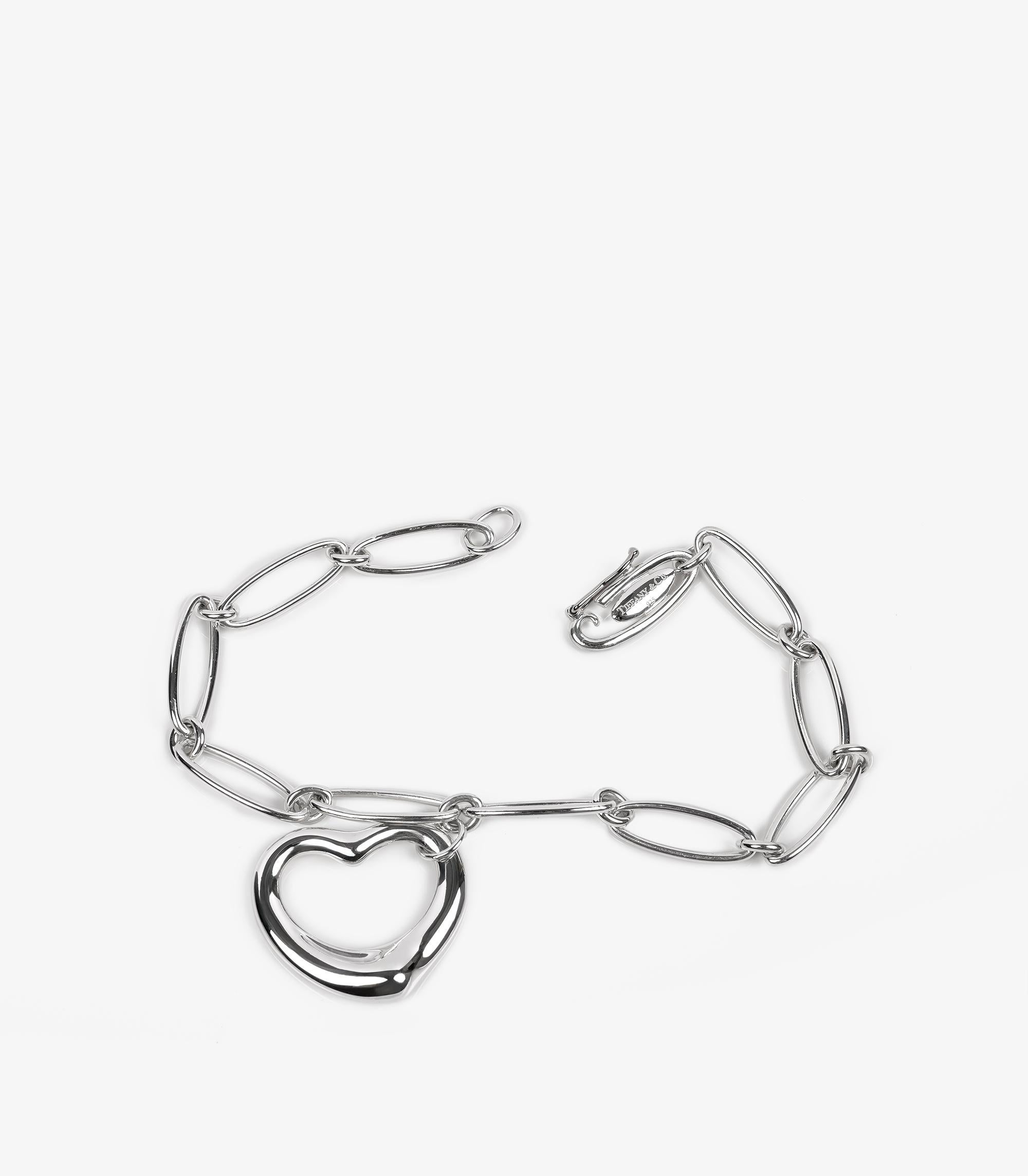 Tiffany & Co. A. Silver Elsa Peretti Bracciale a cuore aperto a maglie larghe

Dettagli del prodotto
Xupes Ref: J1519
Marchio: Tiffany & Co.
Model: Bracciale a cuore aperto A Link Grande
Tipo: Bracciale
Materiale(i): argento