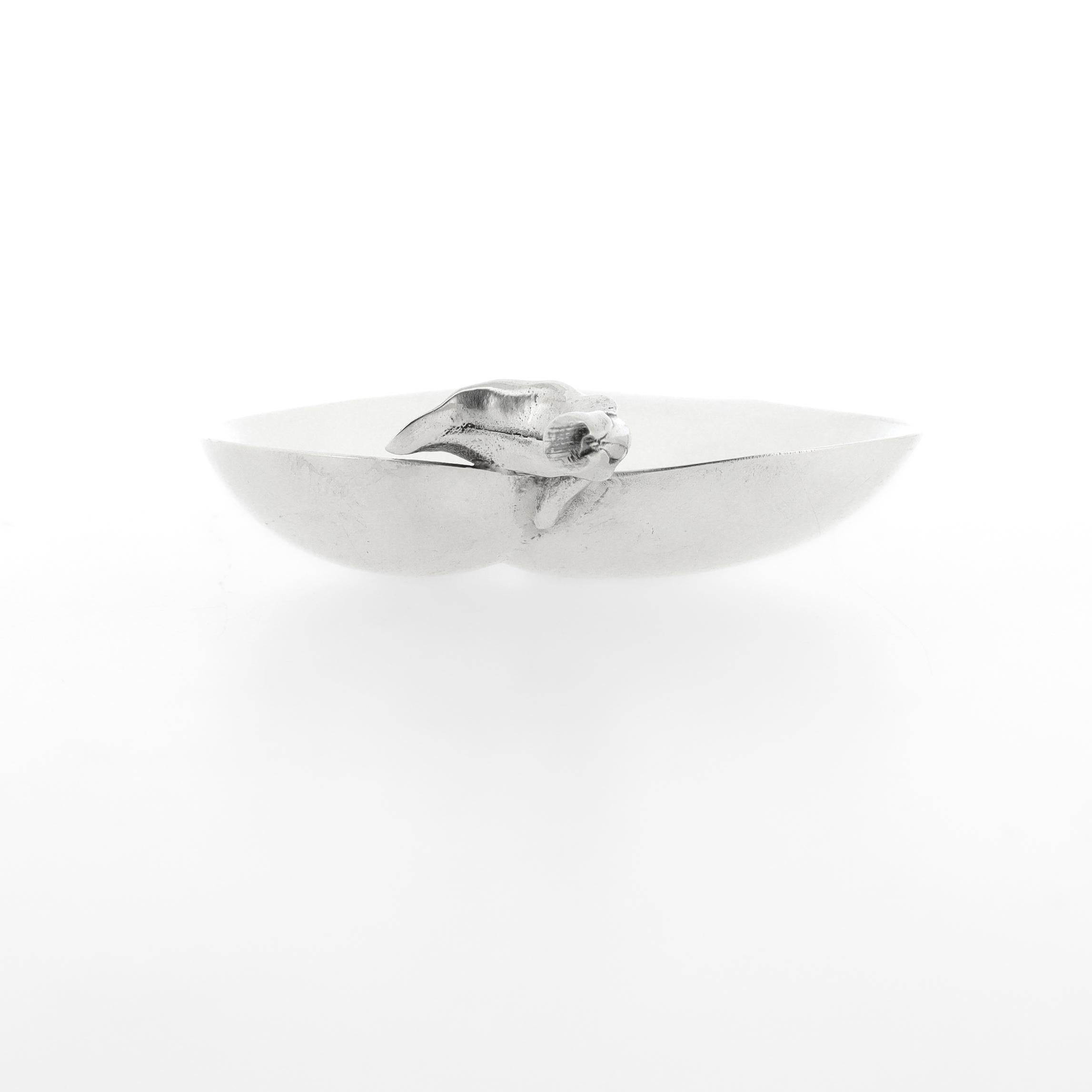 Tiffany & Co. Sterling Silber Figural Leaf Dish oder Vide Poche im Angebot 1