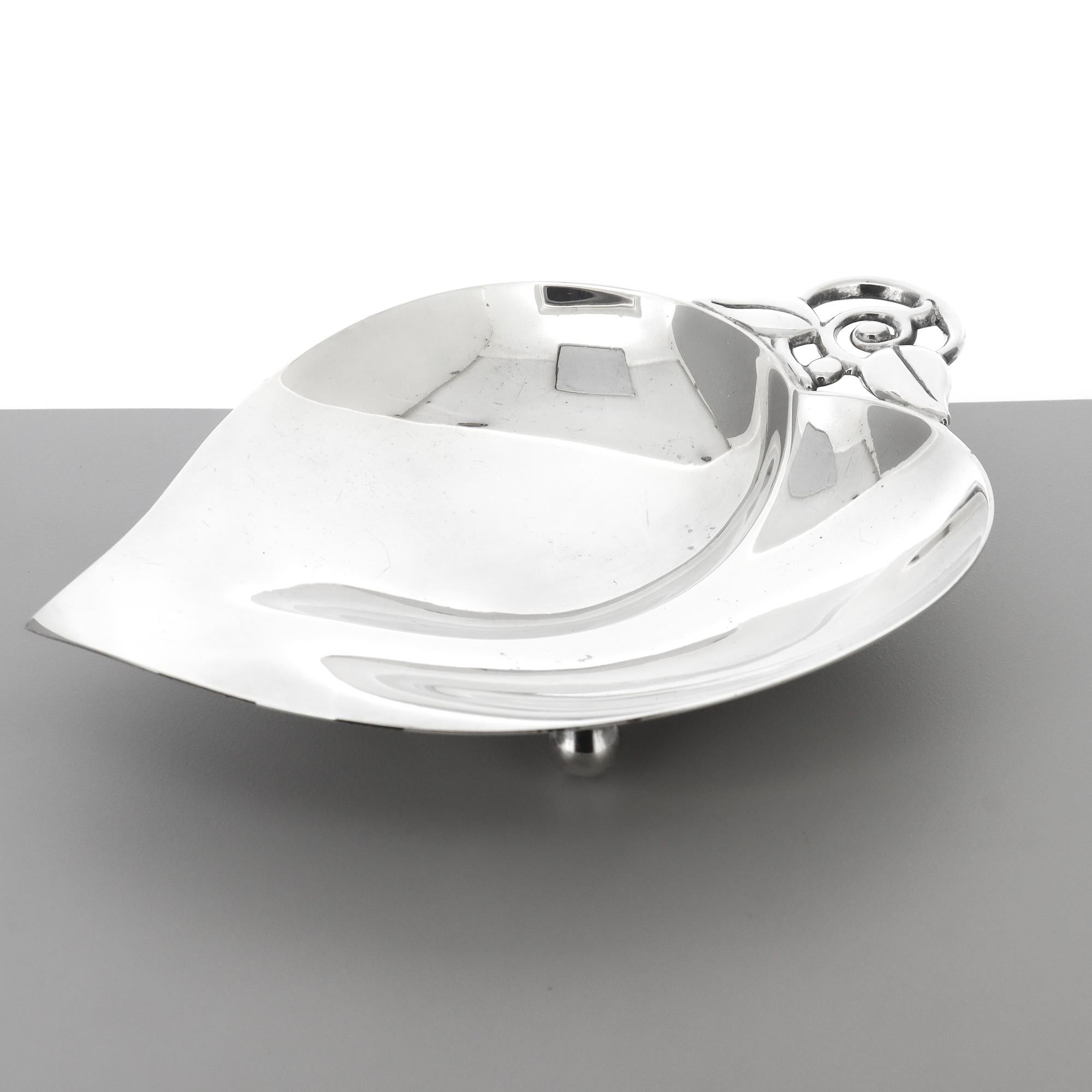 Piatto o Vide Poche in argento Tiffany & Co. in vendita 10