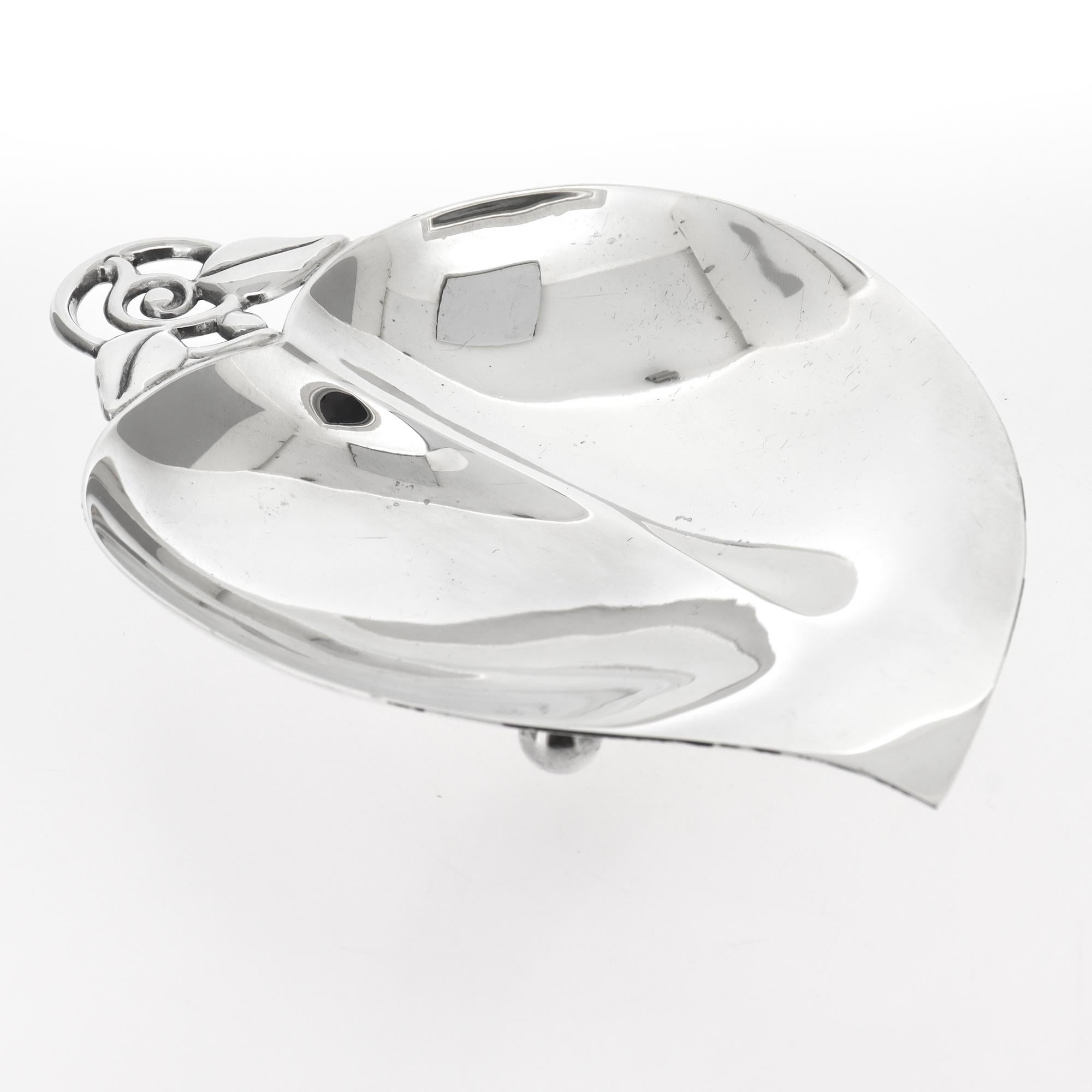 XX secolo Piatto o Vide Poche in argento Tiffany & Co. in vendita