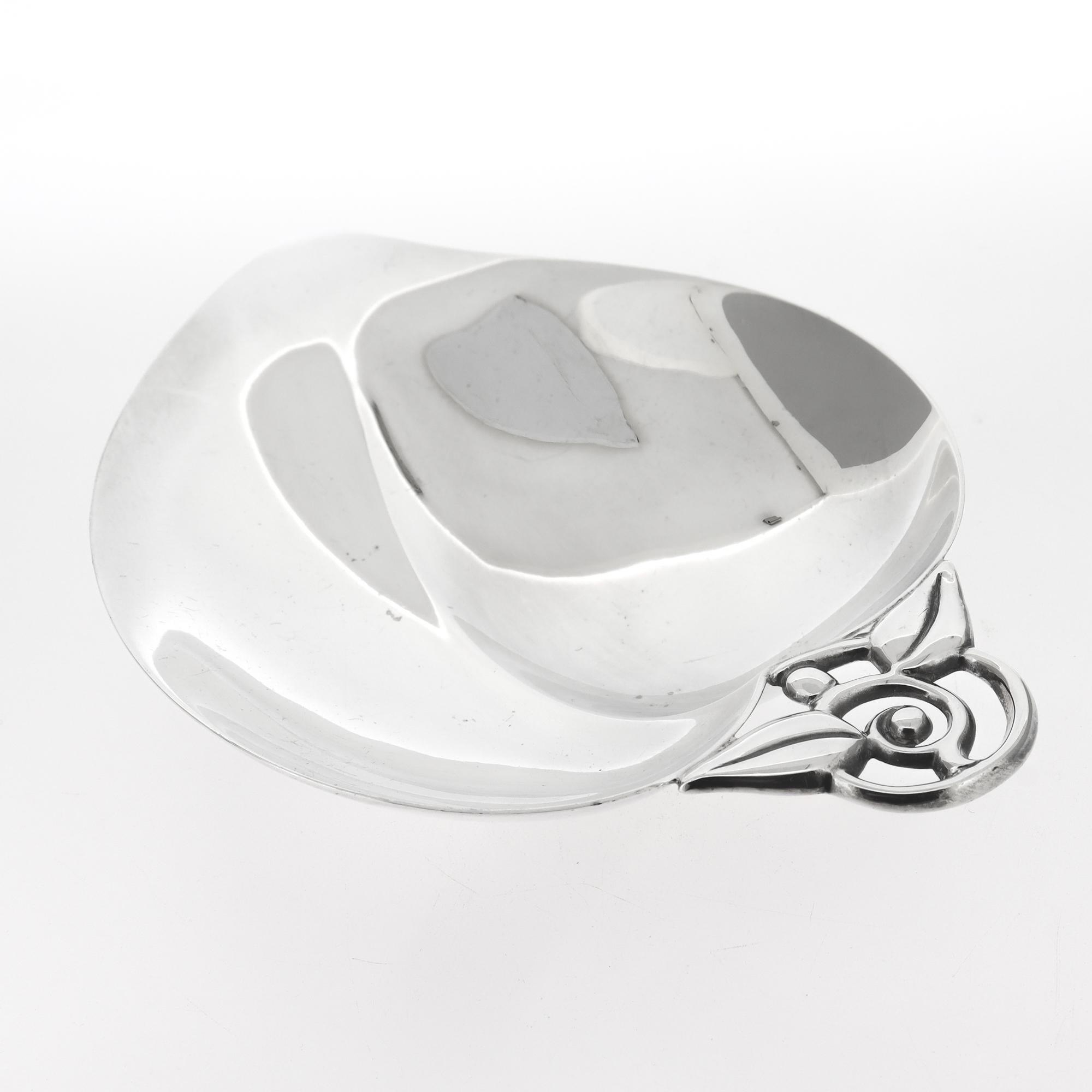 Piatto o Vide Poche in argento Tiffany & Co. in vendita 1