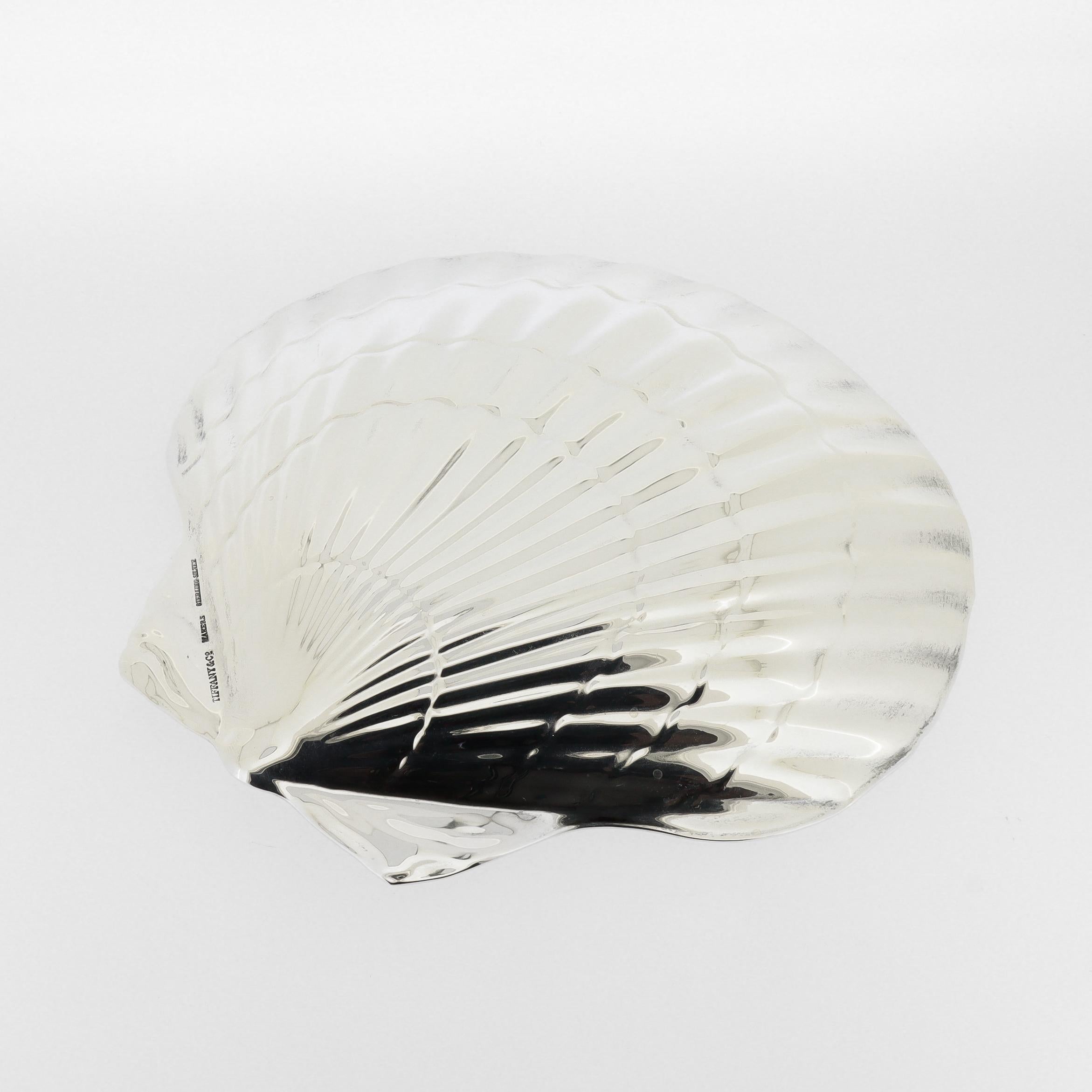 20th Century Tiffany & Co. Sterling Silver Figural Scallop Shell Dish / Vide Poche For Sale