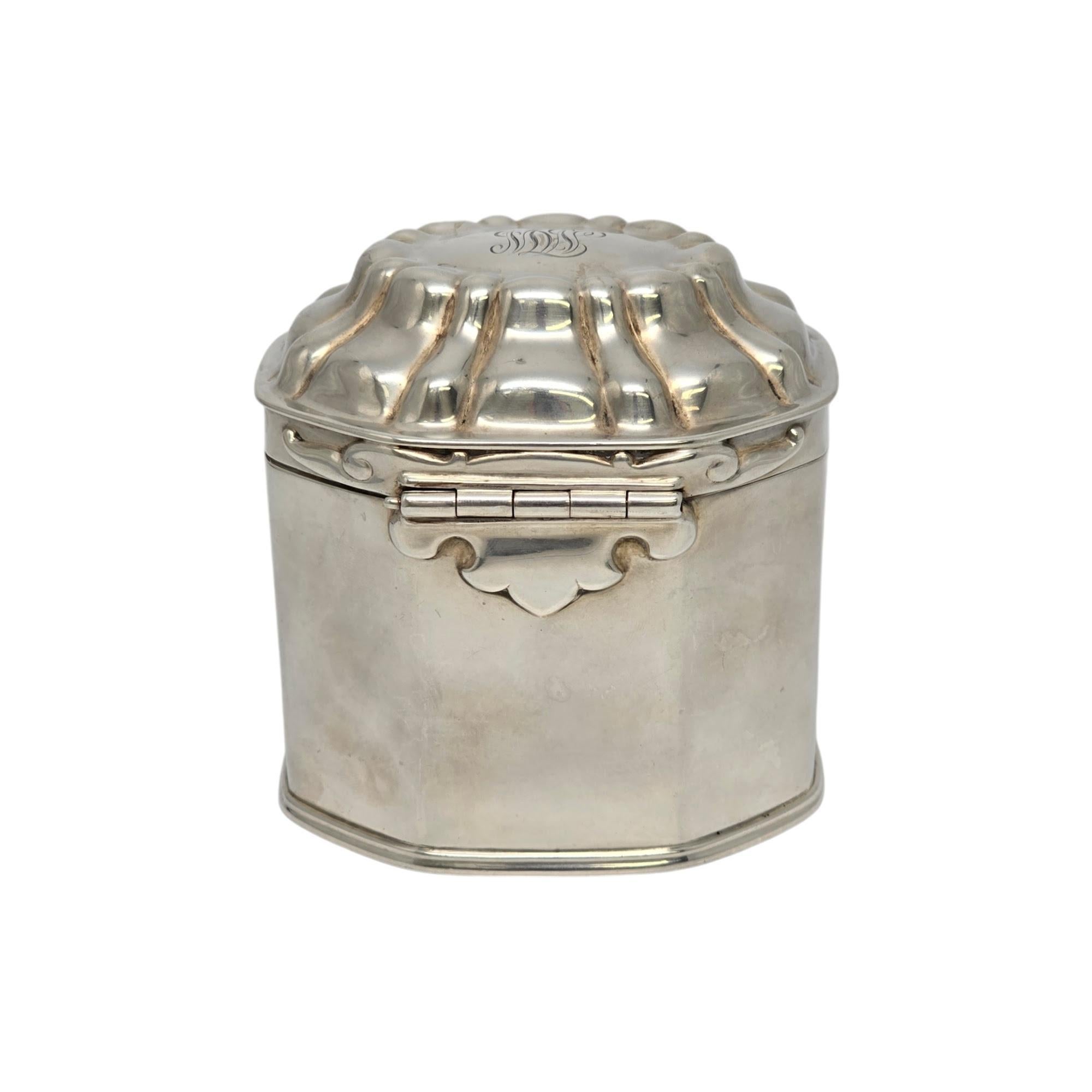 Femenino o masculino Tiffany & Co Plata de ley Dorada Lavado Interior Caja para Té con Mono #20376 en venta