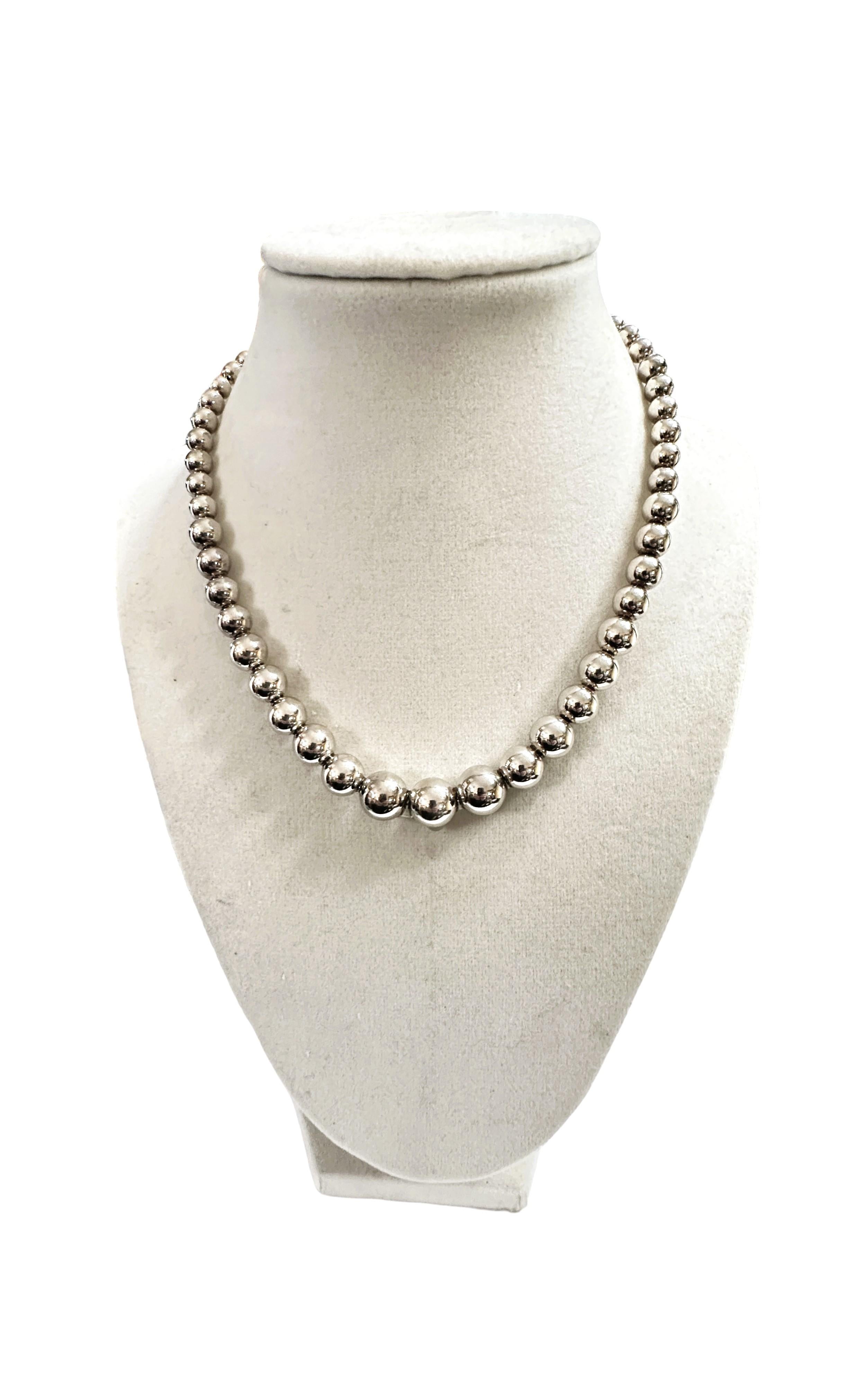 Tiffany & Co Sterling Silver Graduated Bead Necklace with Bead Earrings In Excellent Condition In Eagan, MN