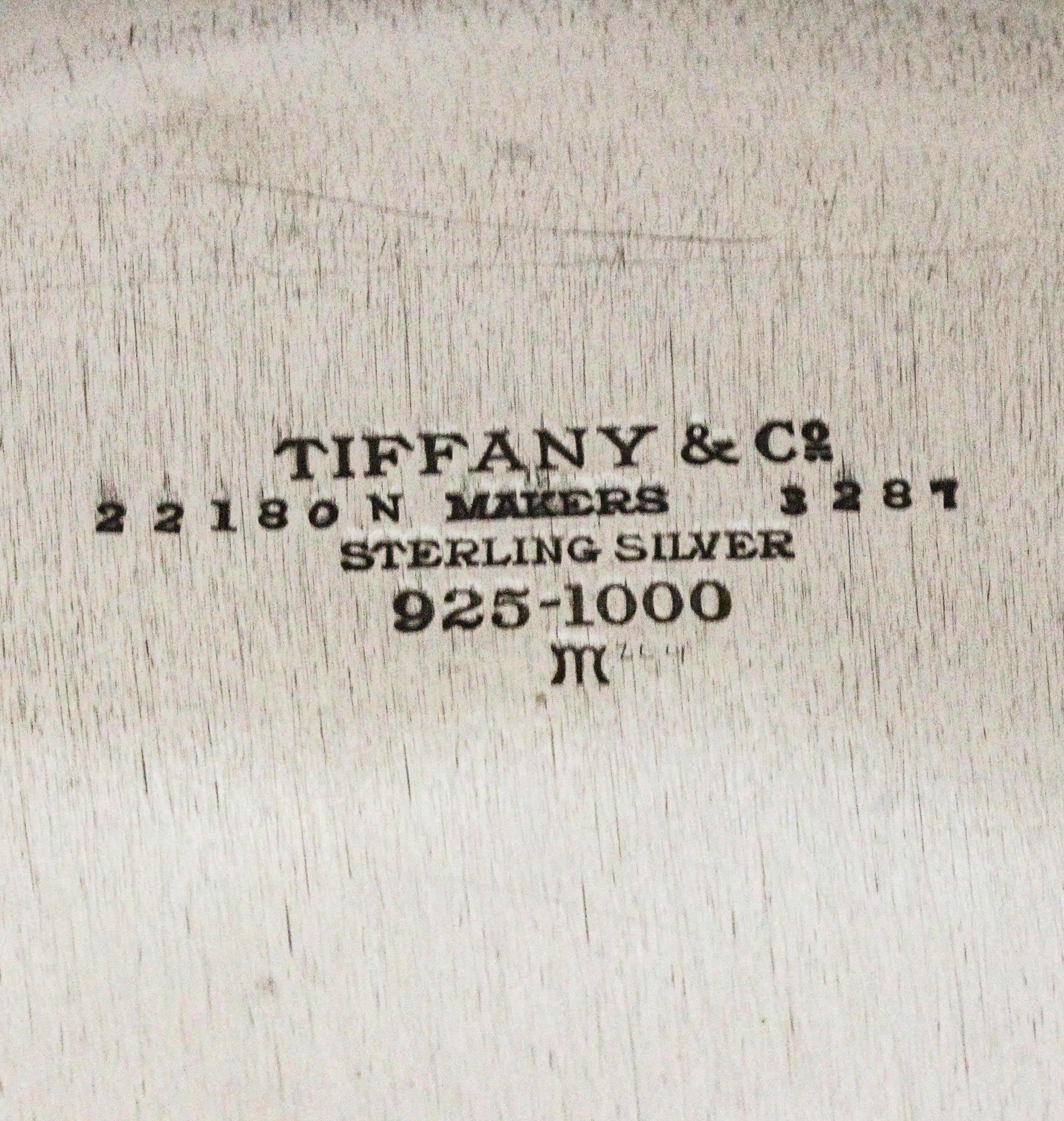 Tiffany & Co. Piatto con manico in argento 925 con inserto in pietra verde in vendita 1