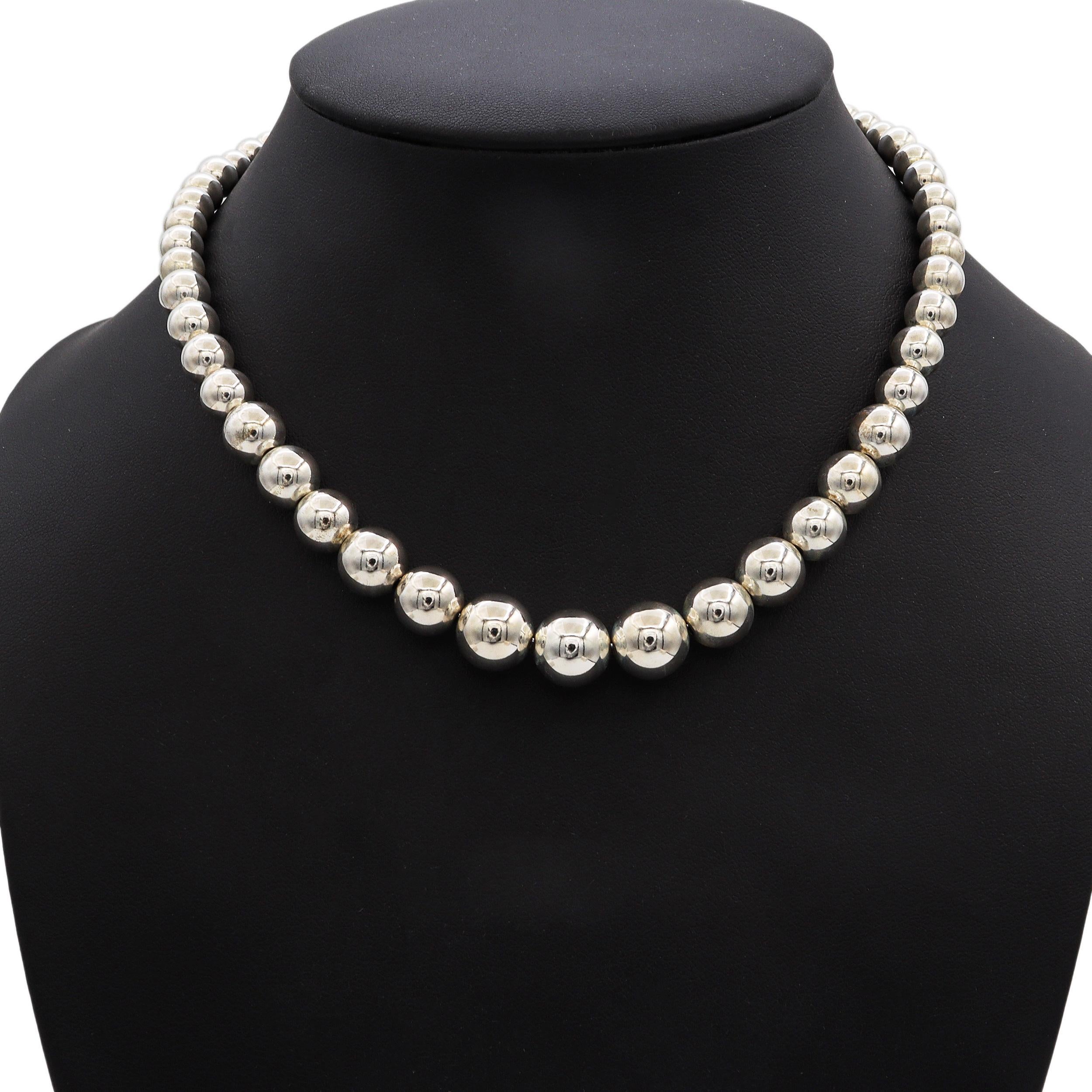 Tiffany & Co. Collana di perline graduate in argento sterling Hardware In condizioni buone in vendita a New York, NY
