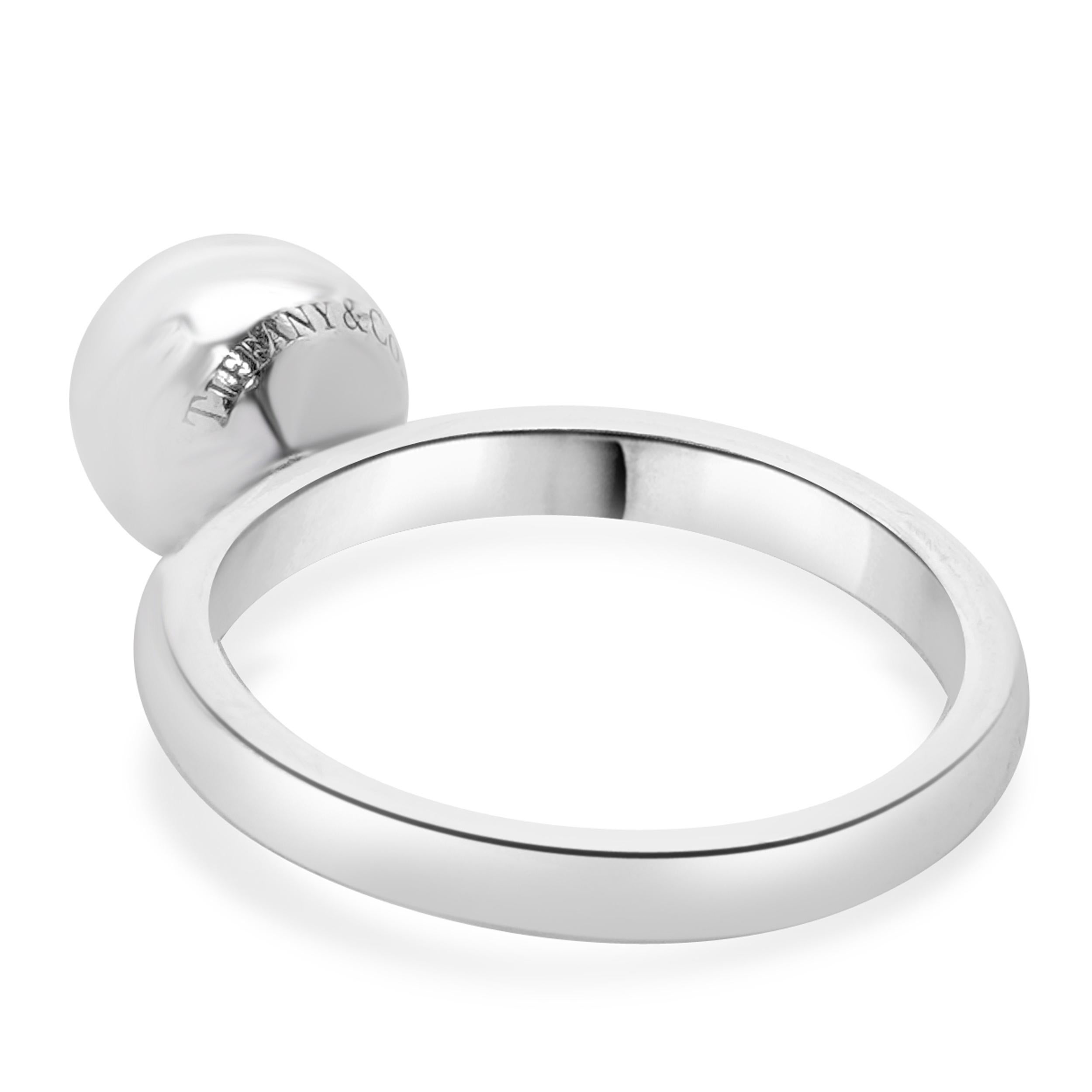 Designer: Tiffany & Co. 
Materiale: argento sterling
Dimensioni: la parte superiore dell'anello misura 7.5 mm di larghezza
Dimensione: 4.5
Peso: 2.86 grammi
